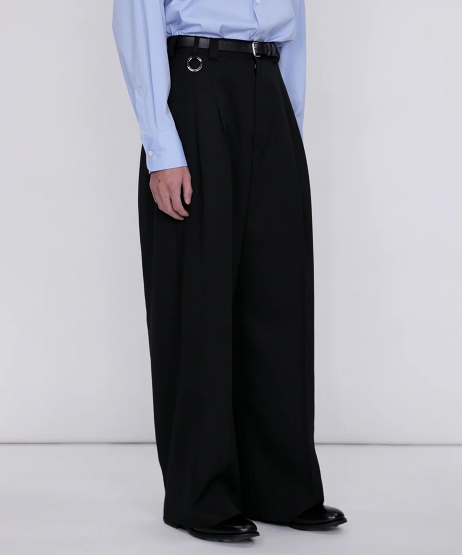 Extra Volumed Tapered Pants th products