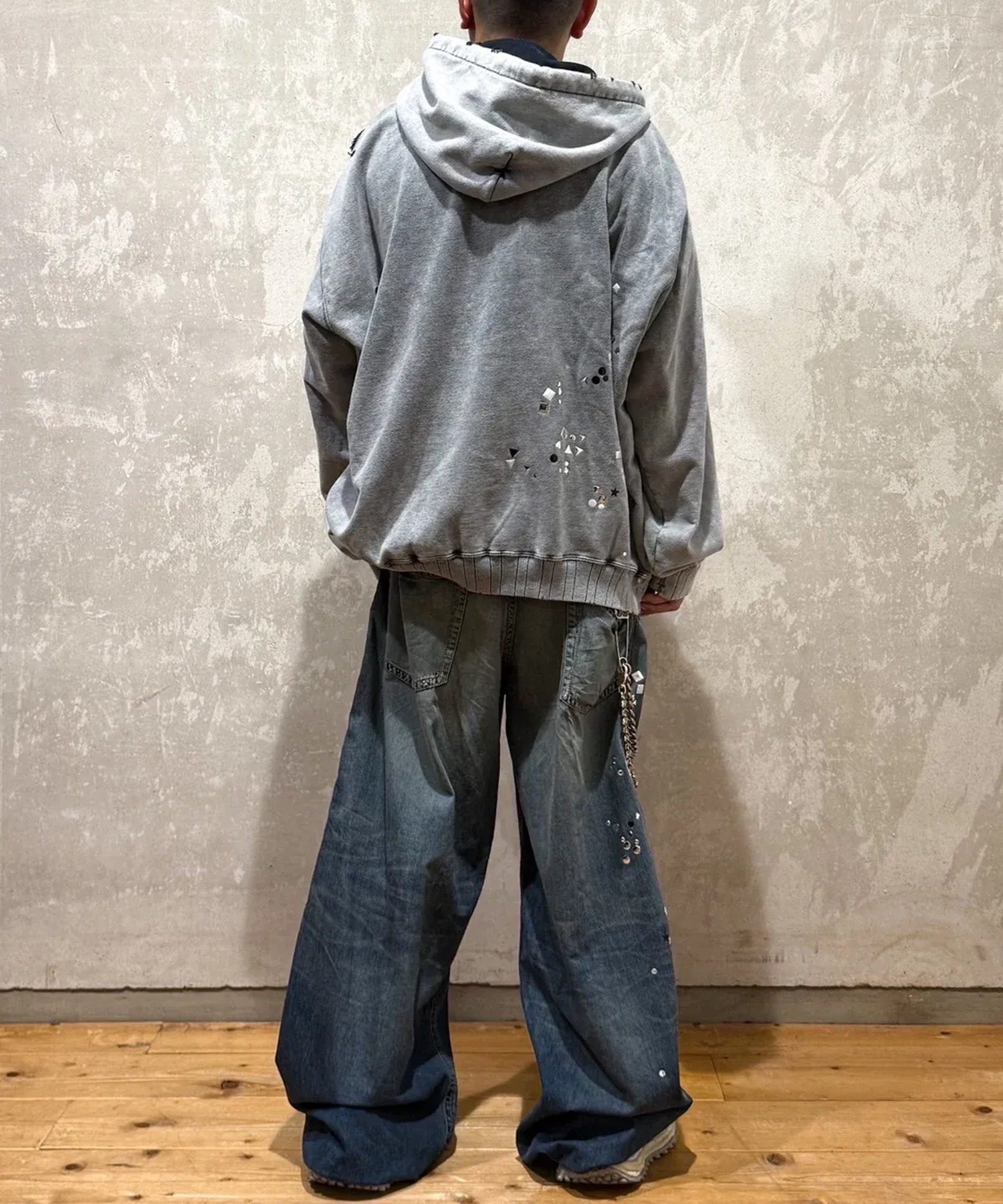 EMBELLISHED BLEACHED HOODIE Maison MIHARA YASUHIRO