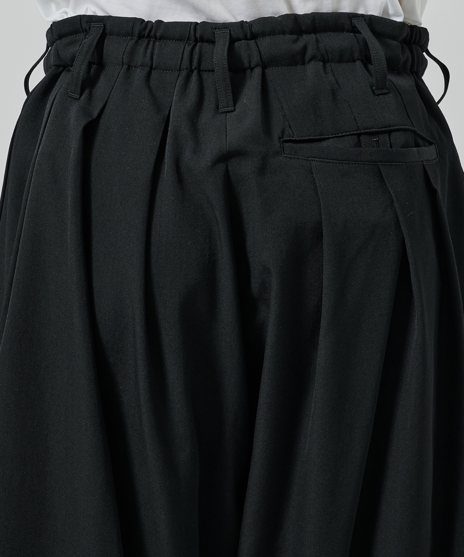 WOOL GABARDINE BALLOON PANTS GroundY