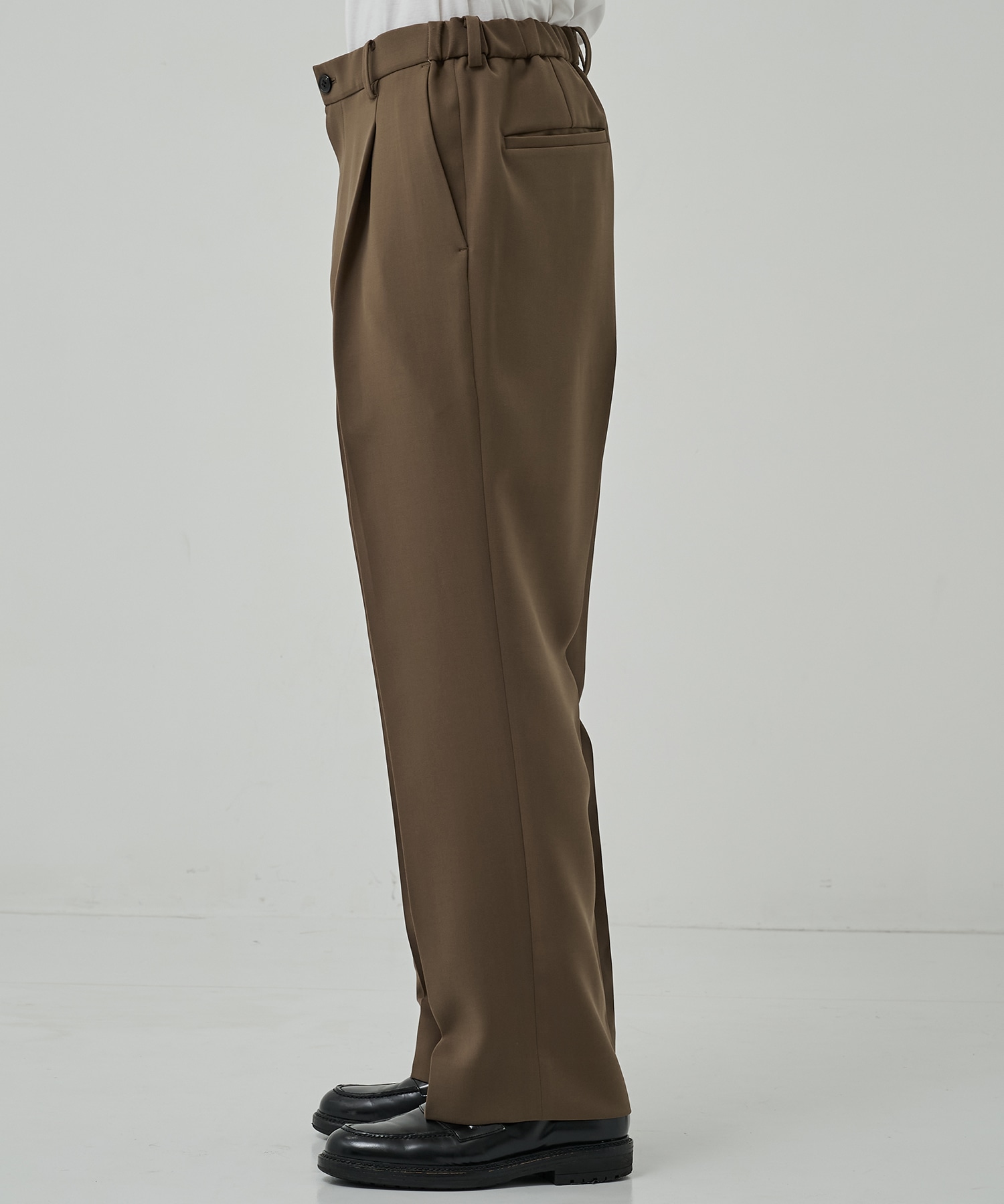 ドリームテックストレートスラックス STUDIOUS