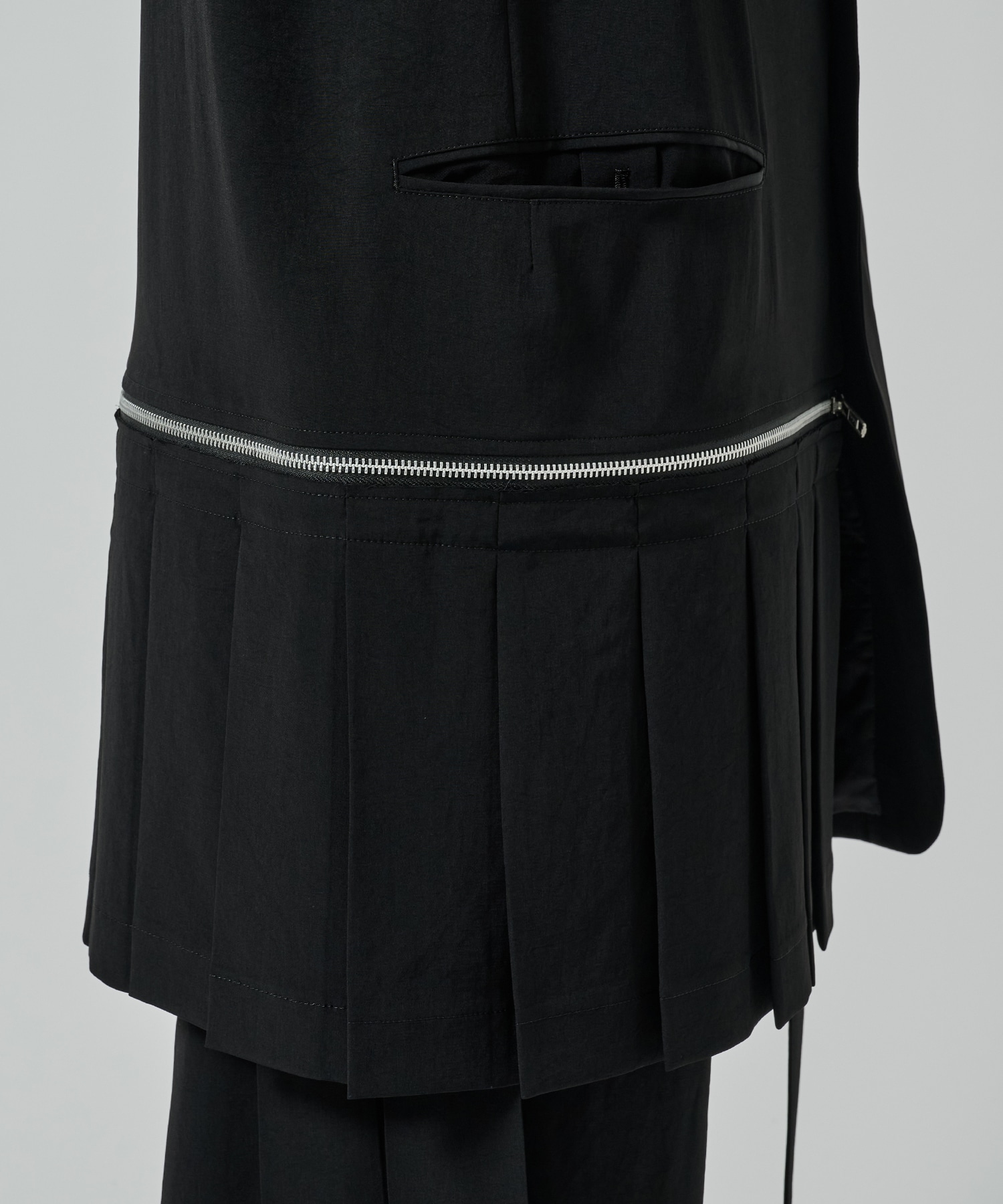 CREPE DE CHINE RIGHT PLEATED JACKET GroundY