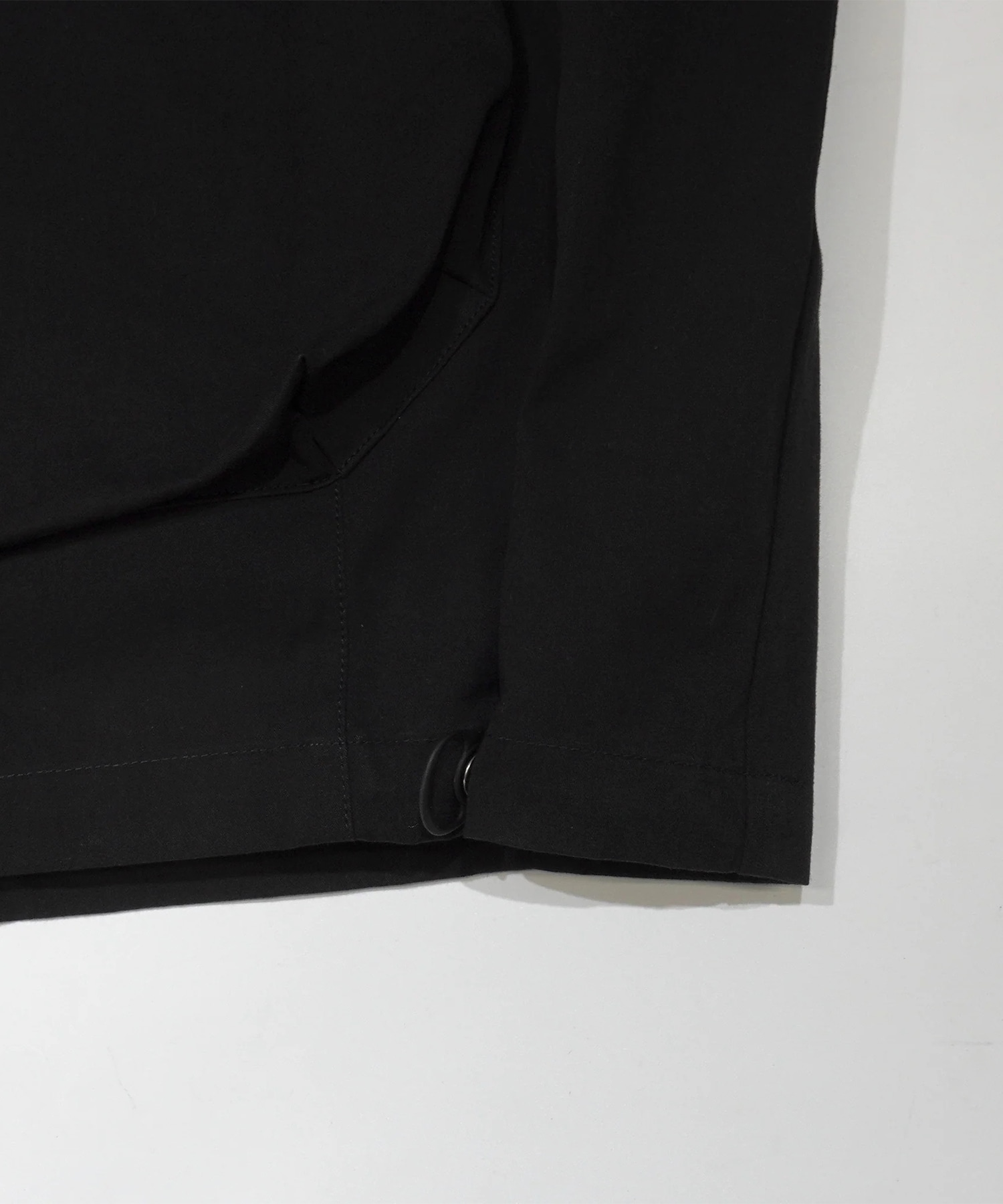 THE FATIGUE TRACKER JACKET WITH DEFORMED MULTIPLE POCKETS POLIQUANT