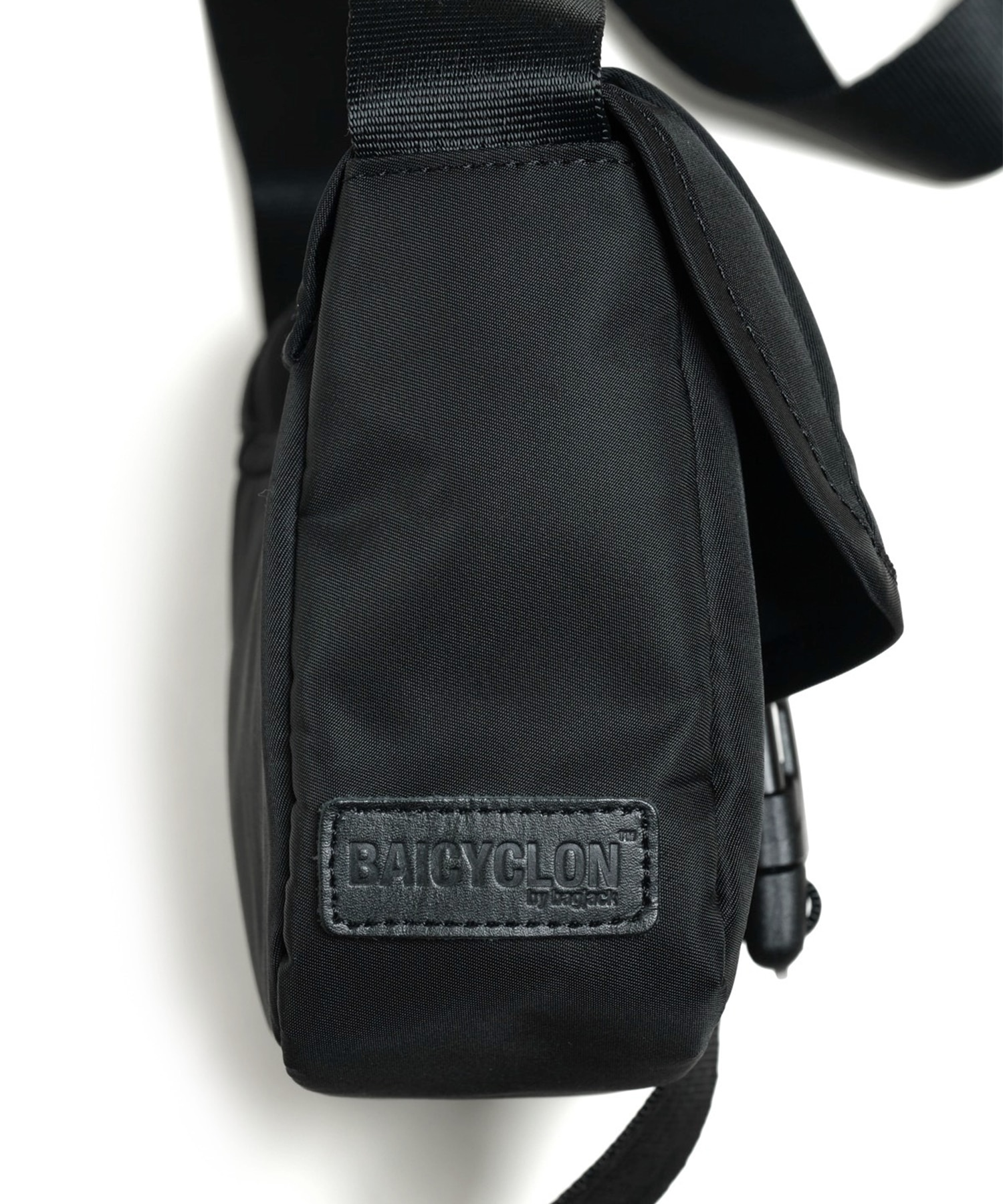 FLAP SHOULDER BAG BAICYCLON by bagjack