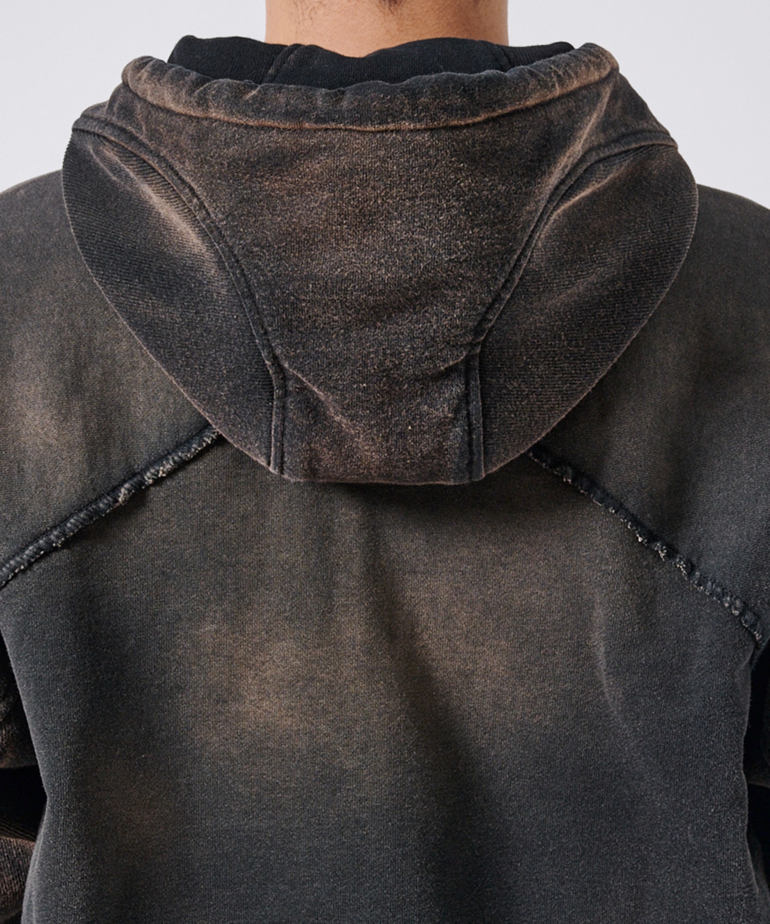 〈別注〉PANELLED ZIP UP HOODIE NVRFRGT