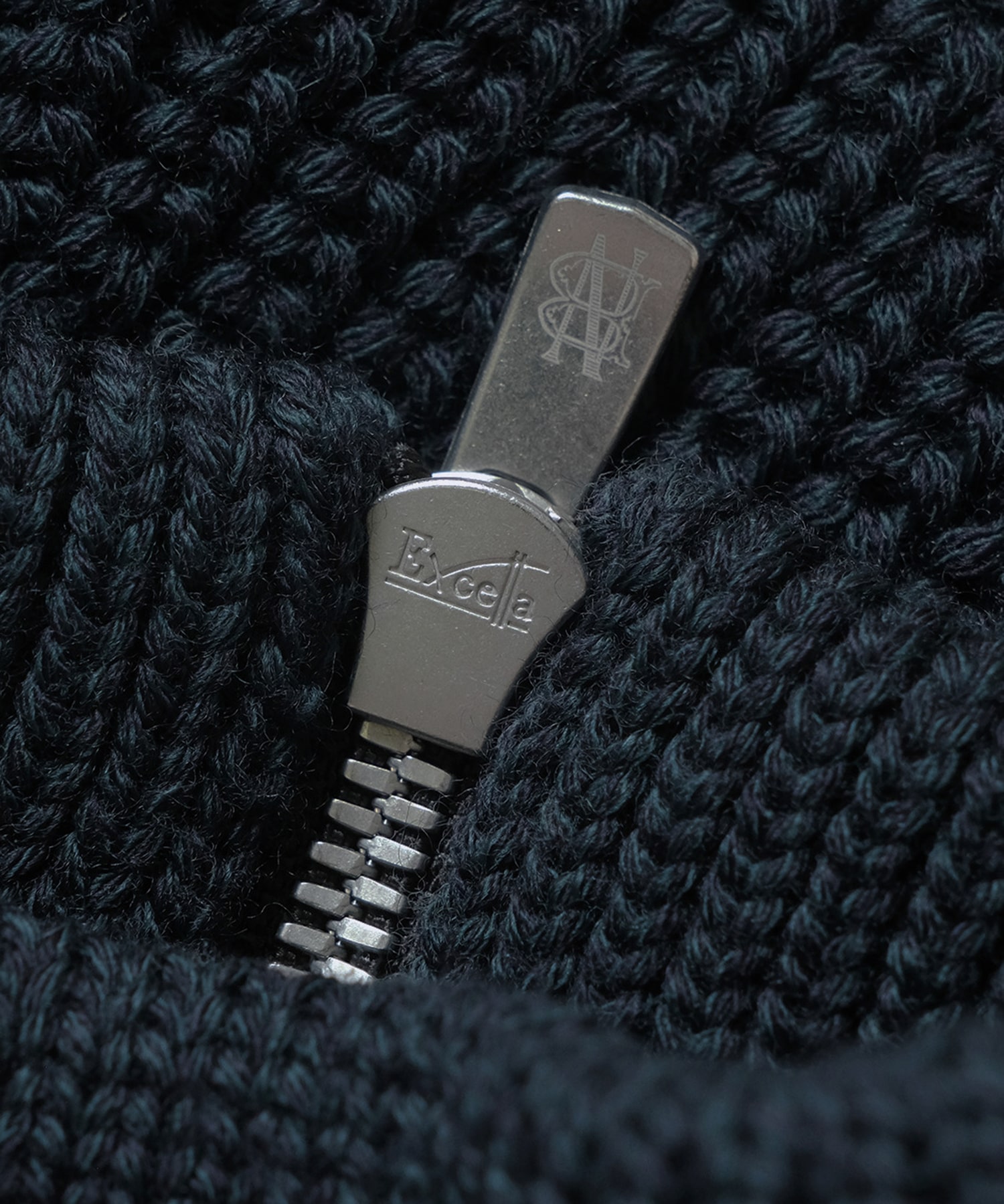 SIGNATURE DRIVERS KNIT BATONER