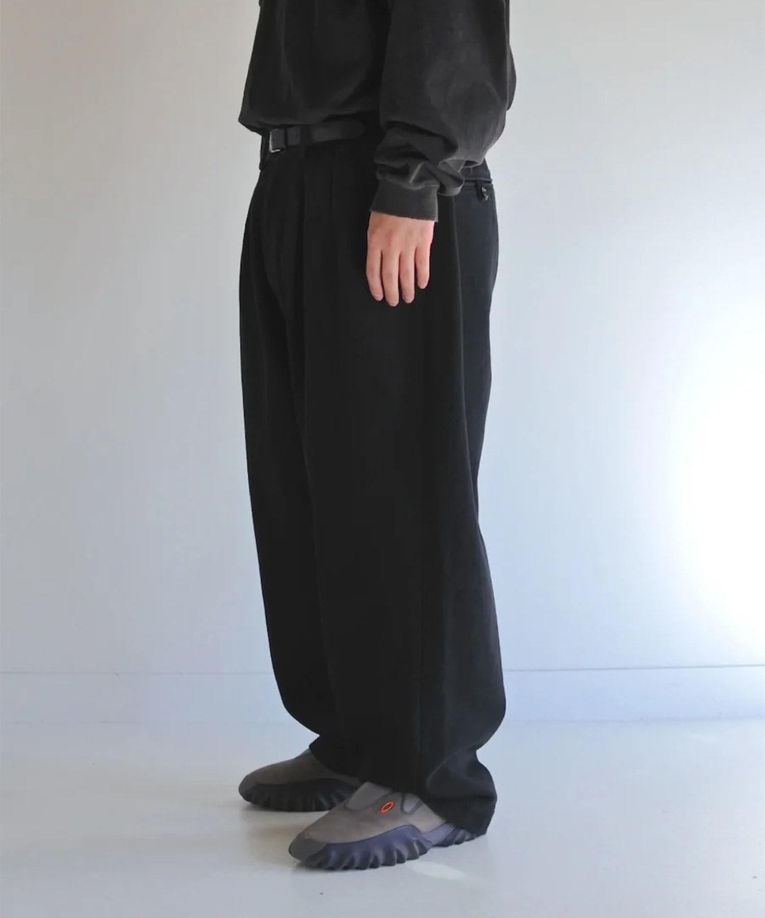 HEAVY PIQUE 2 TUCK WIDE TROUSERS ANACHRONORM