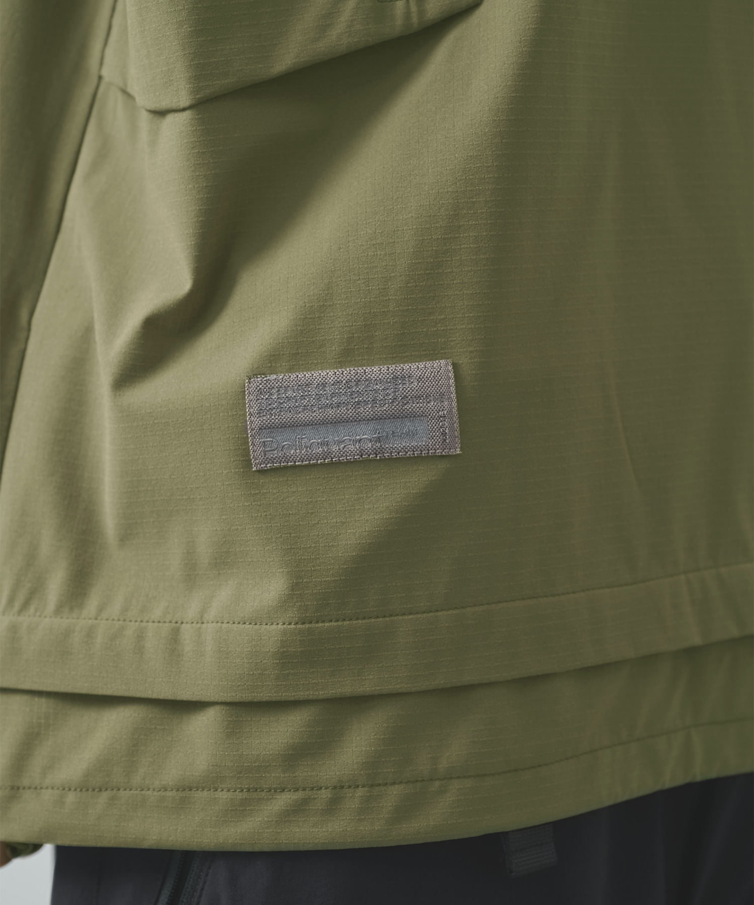 THE DEFORMED S/S PULLOVER WITH UTILITY POCKETS POLIQUANT