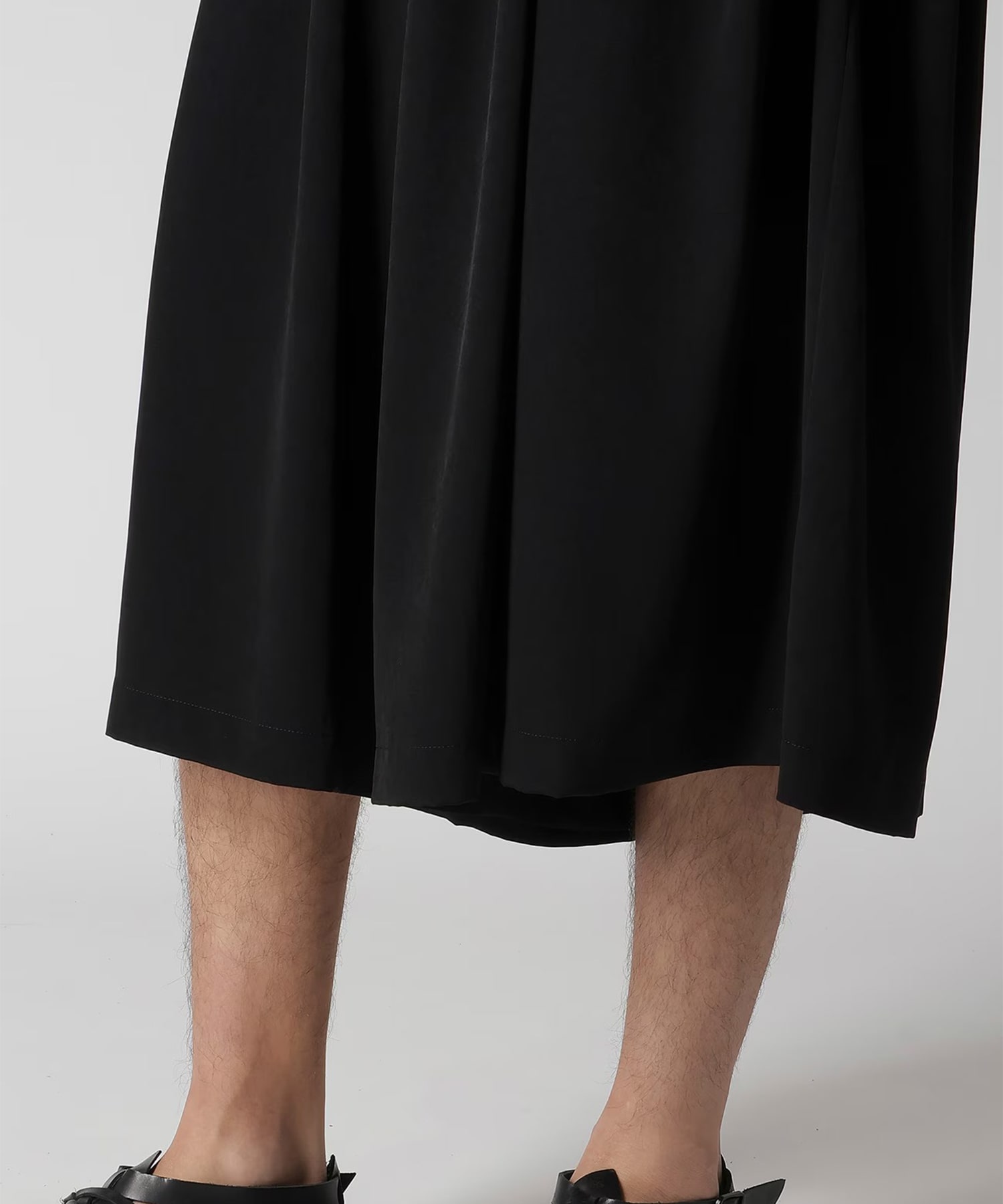HK-P13-500 8 TUCKS SHORTS Yohji Yamamoto