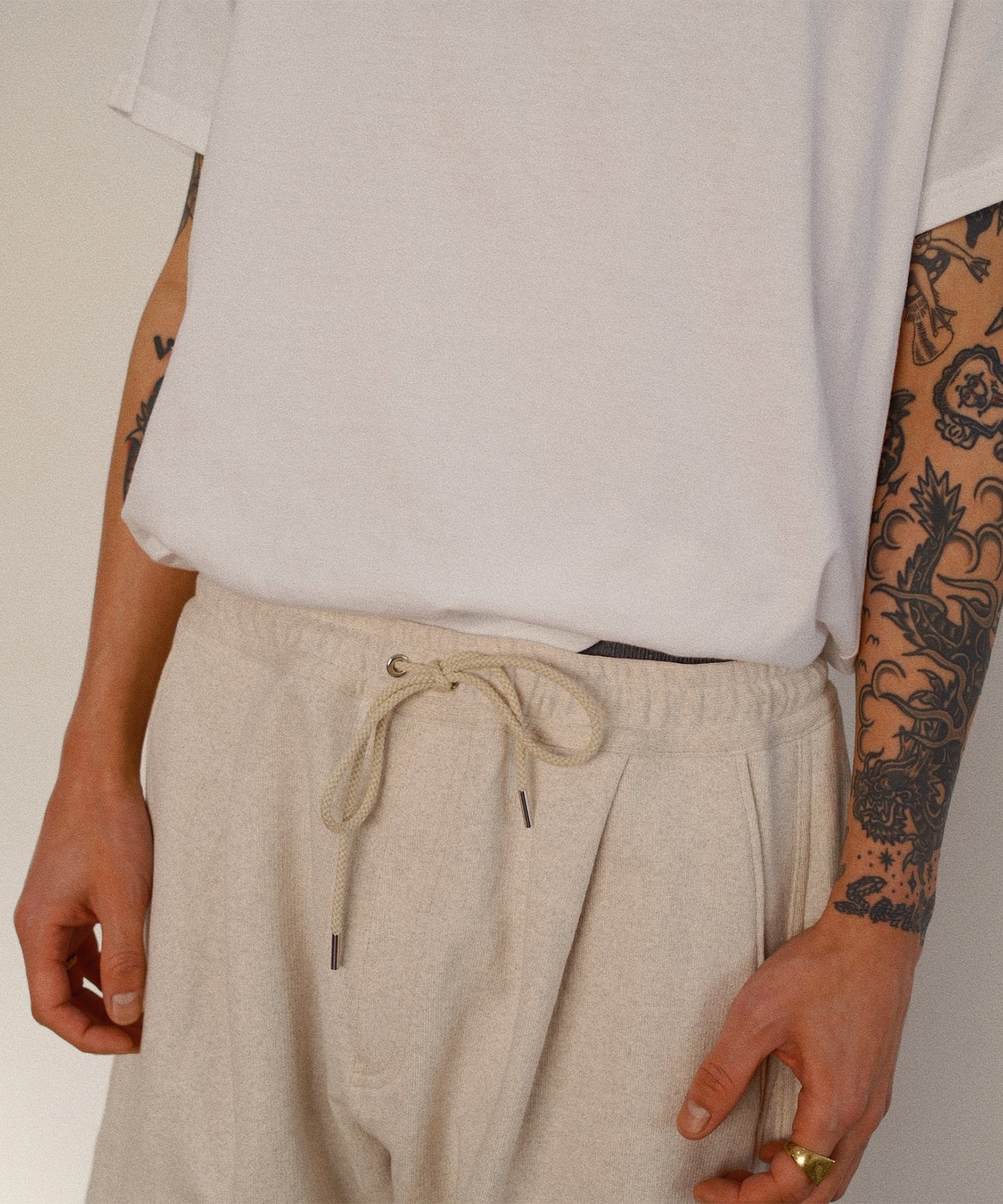 3D cutting sweat pants KHOKI