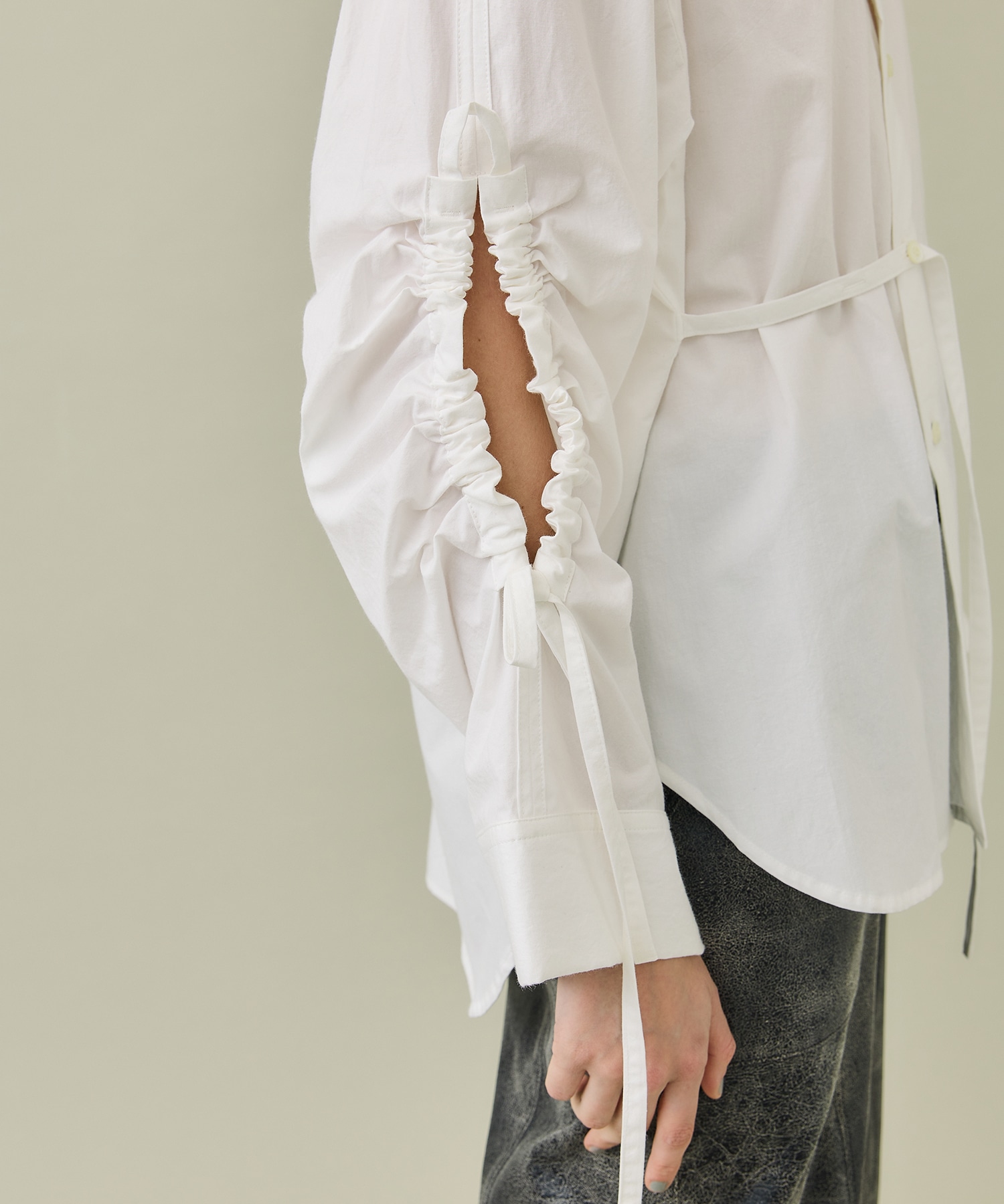 ujoh Gathered Hole Sleeve shirt-