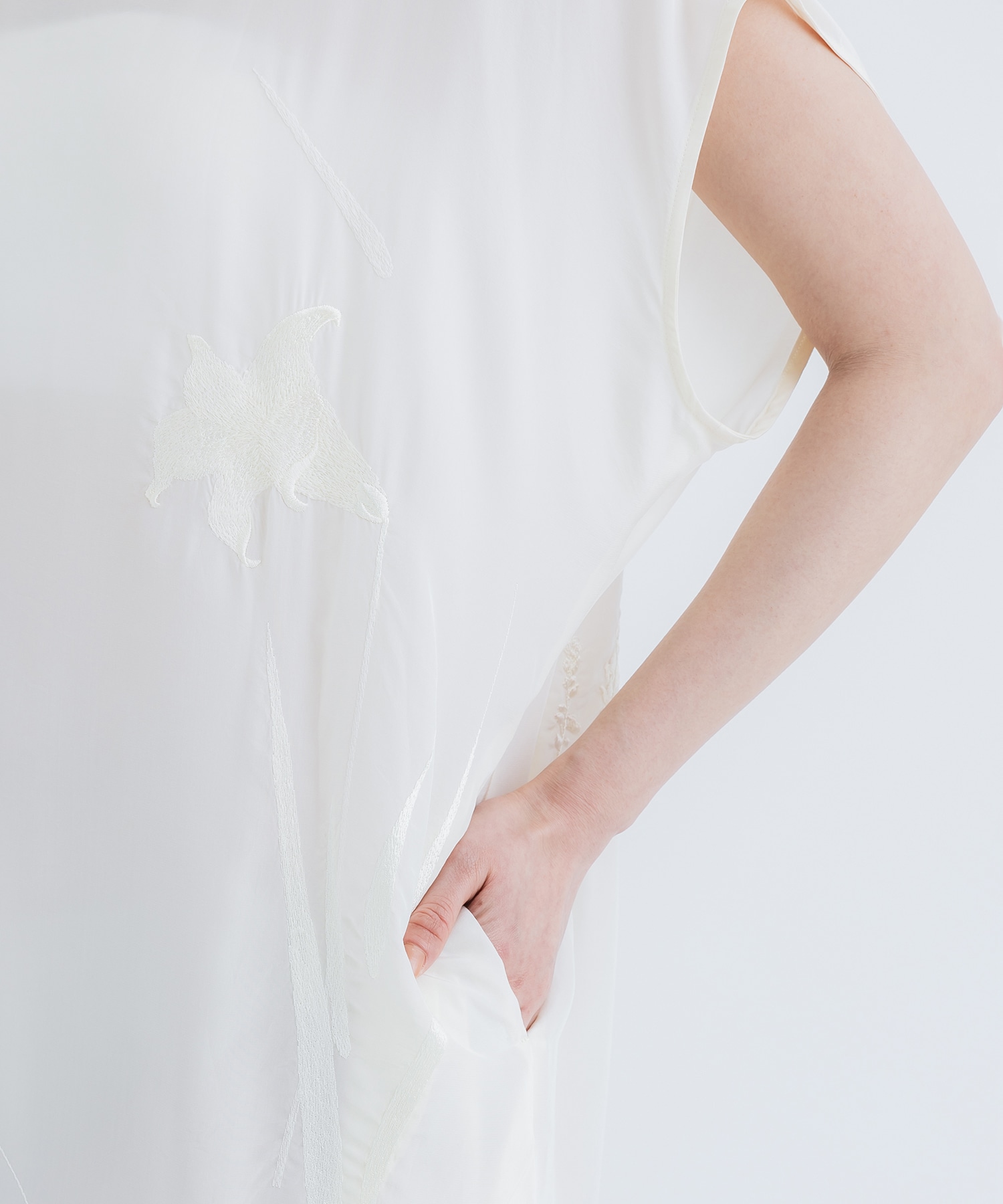 Silk Cupra Floral Embroidery Dress(1 ECRU): Mame Kurogouchi