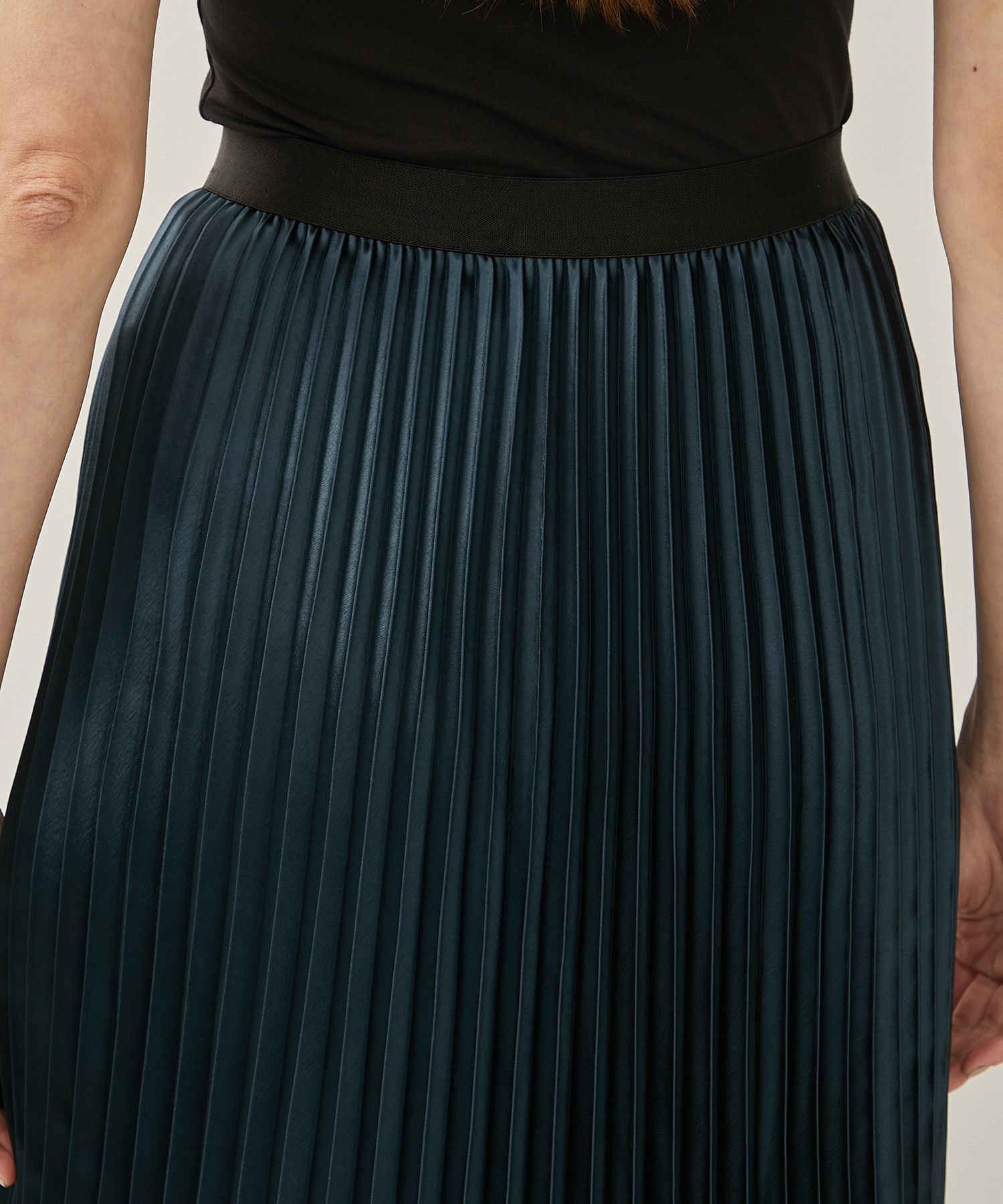 Glossy satin pleated skirt(0 BLUE): 08sircus: WOMENS｜ STUDIOUS 