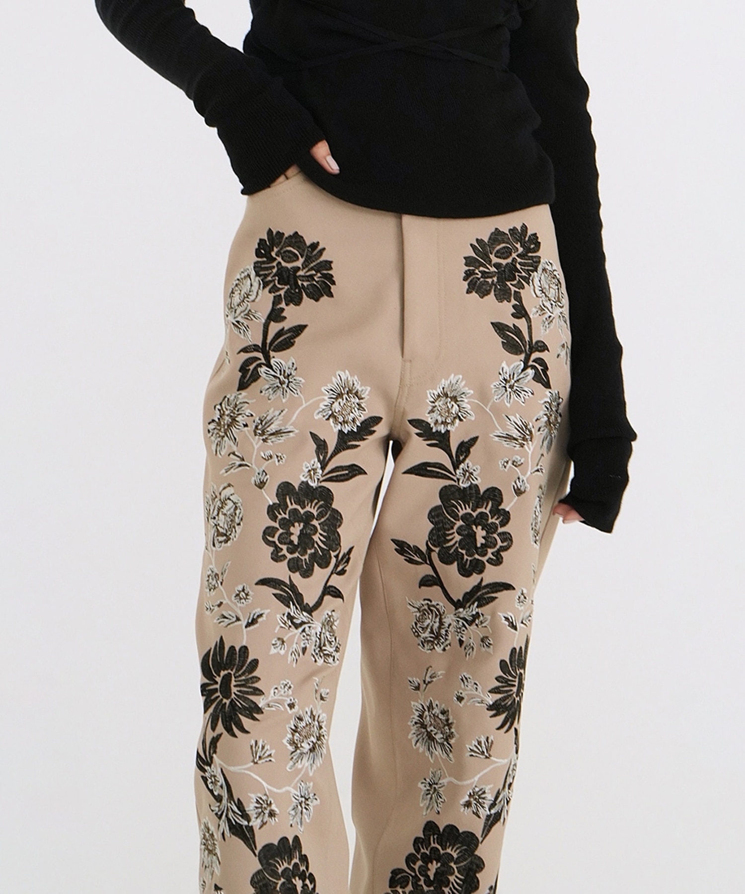 FLOWER EMBROIDERY PANTS CLANE