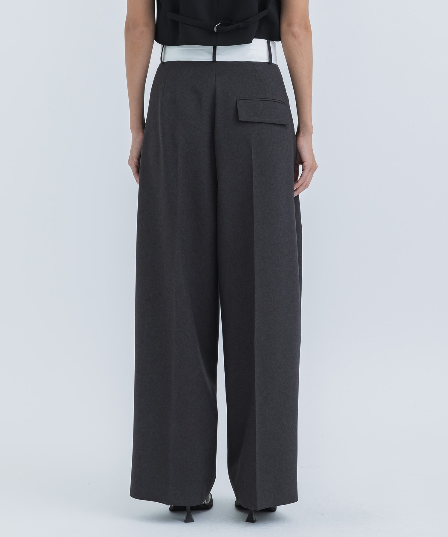 Tucked Trousers 