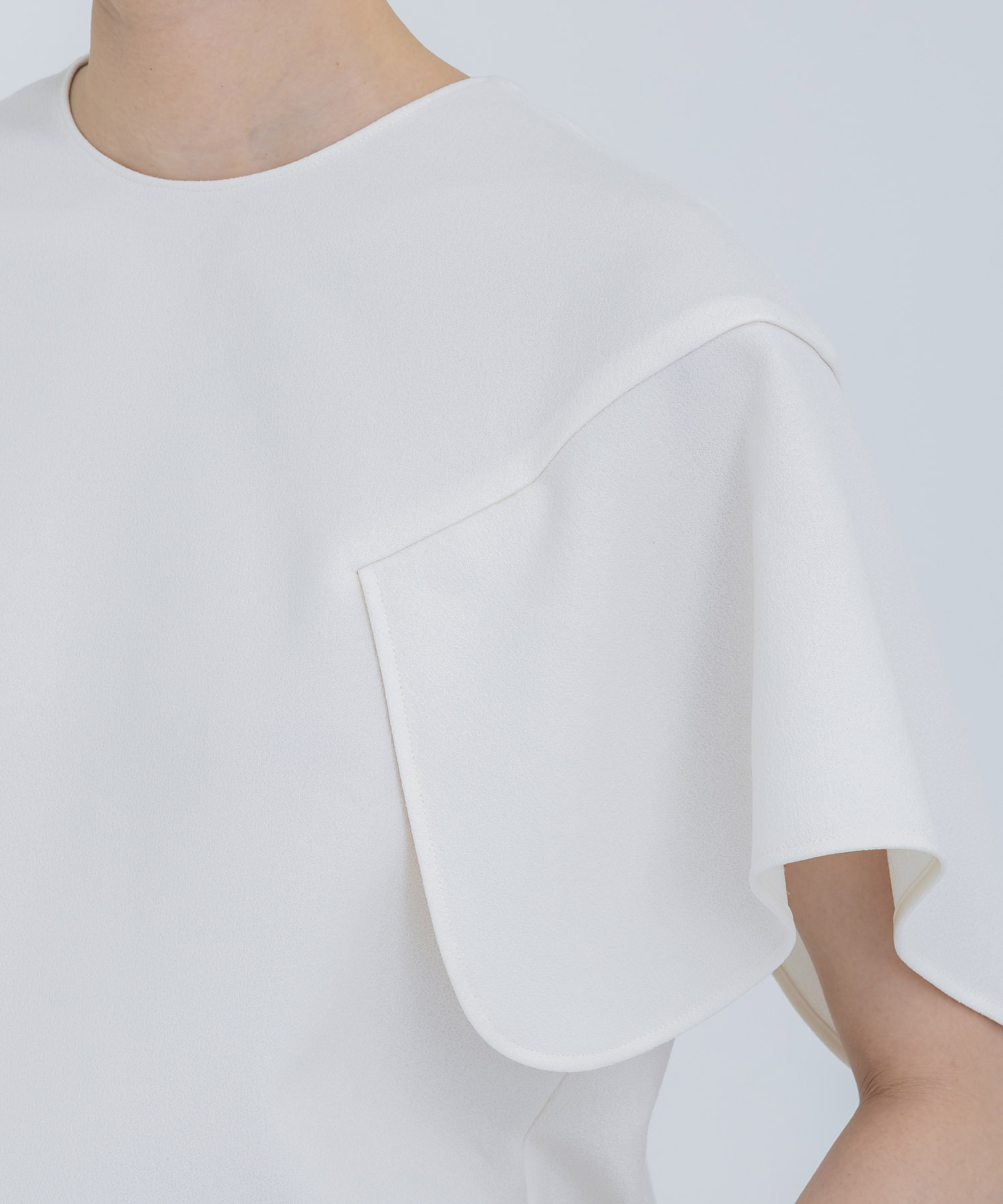 Eine panel sleeve pullover OW(2 OFF WHITE): AKIRANAKA: WOMENS 