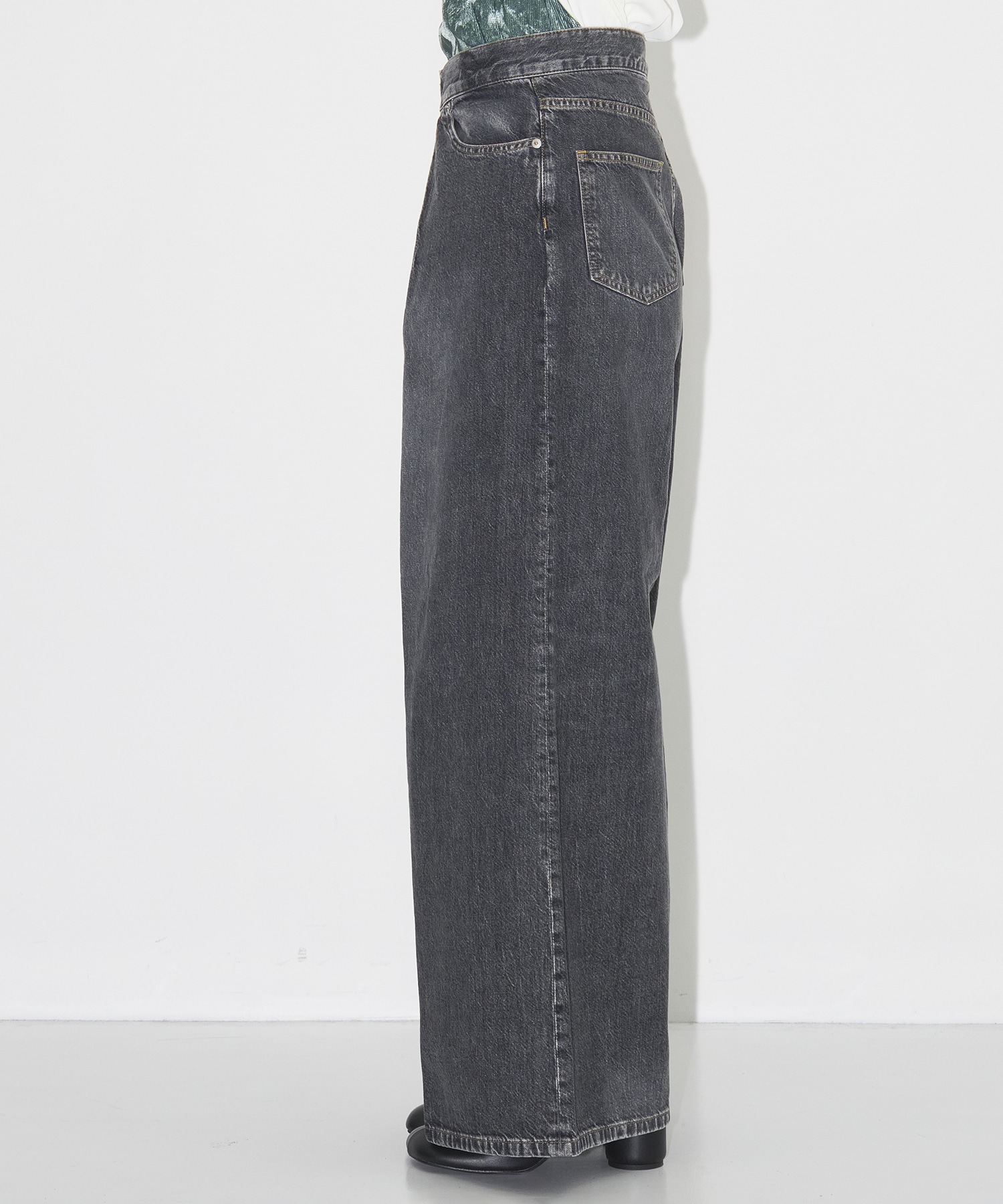 WASHED DENIM WIDE PANTS (SHORT LENGTH) JOHN LAWRENCE SULLIVAN