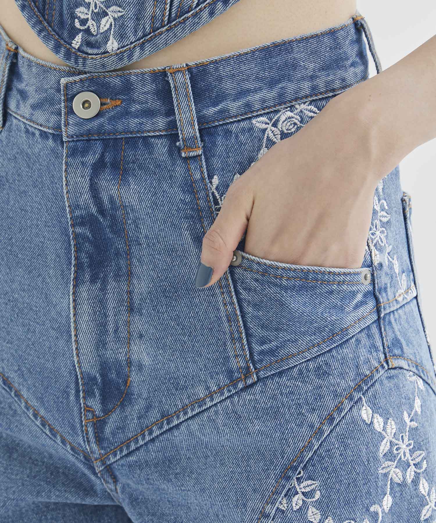 FLOWER EMBROIDERED WIDE JEANS FETICO