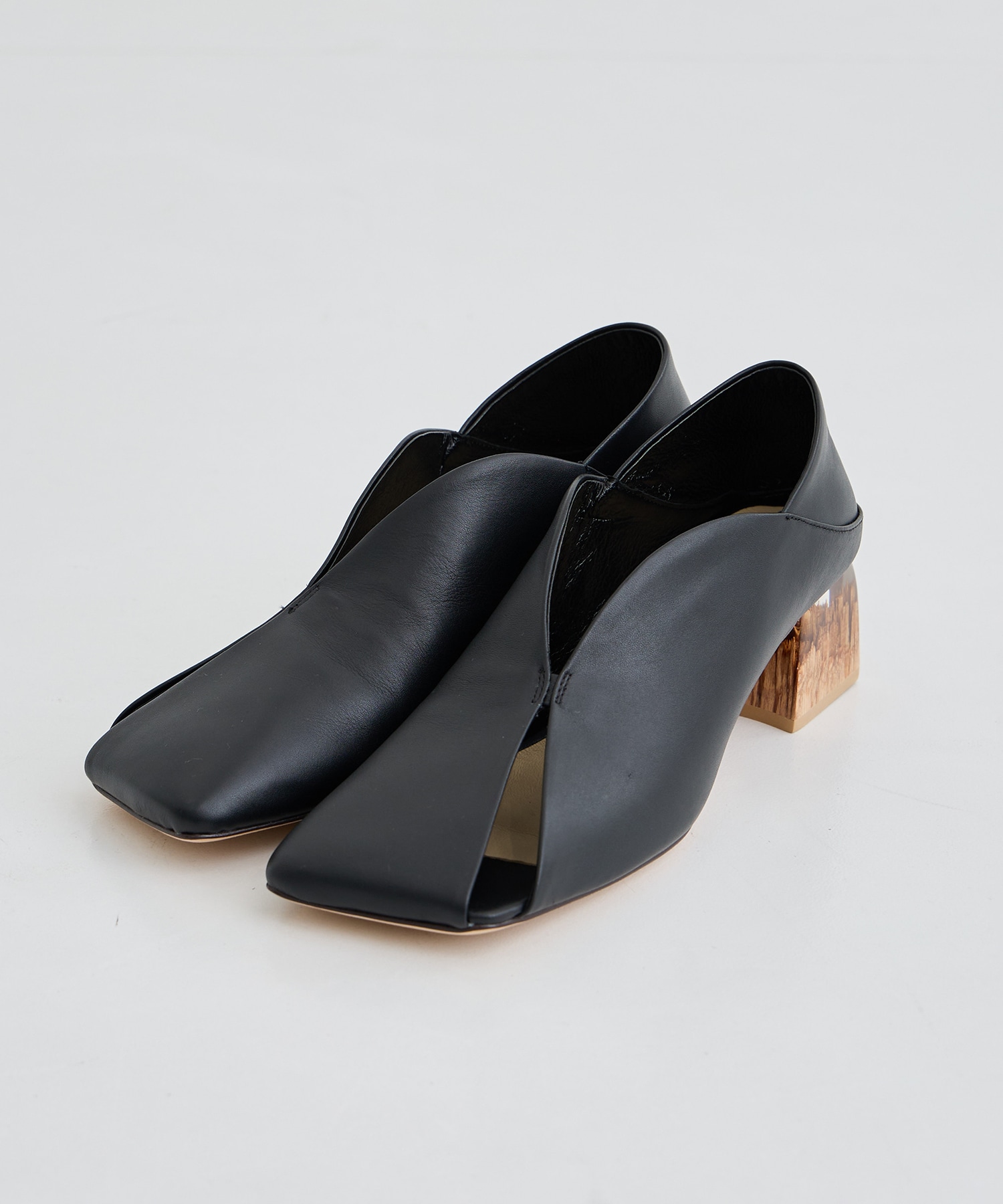 ERIN LEATHER PUMPS ALM