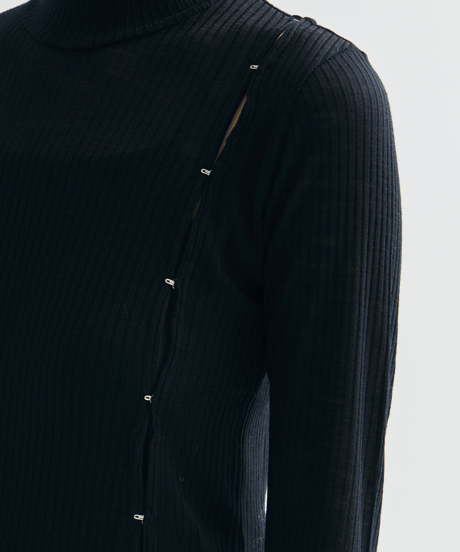 WOOL RIB HI-NECK TOP WITH HOOK JOHN LAWRENCE SULLIVAN