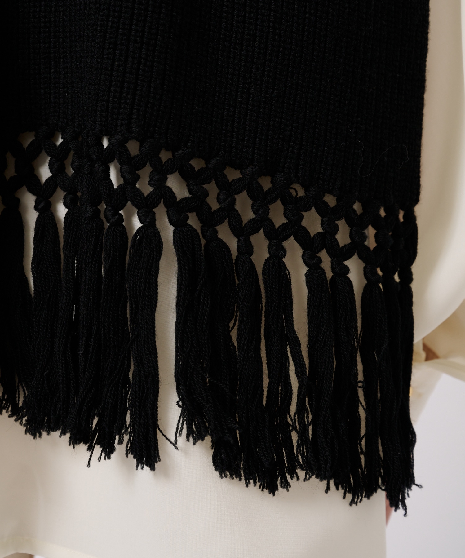 Fringe High Neck Knit Vest UJOH