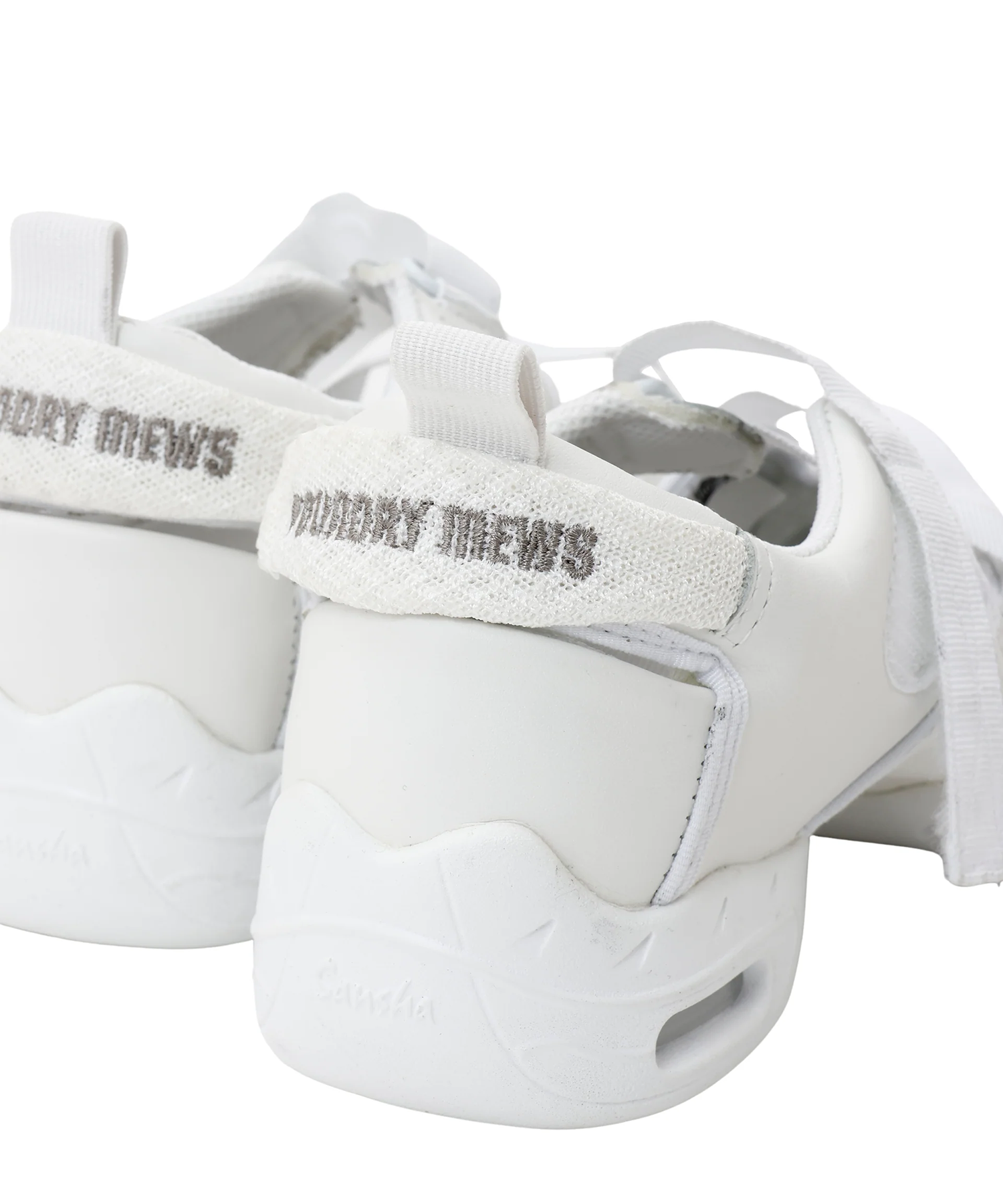 White Canvas foundrymews