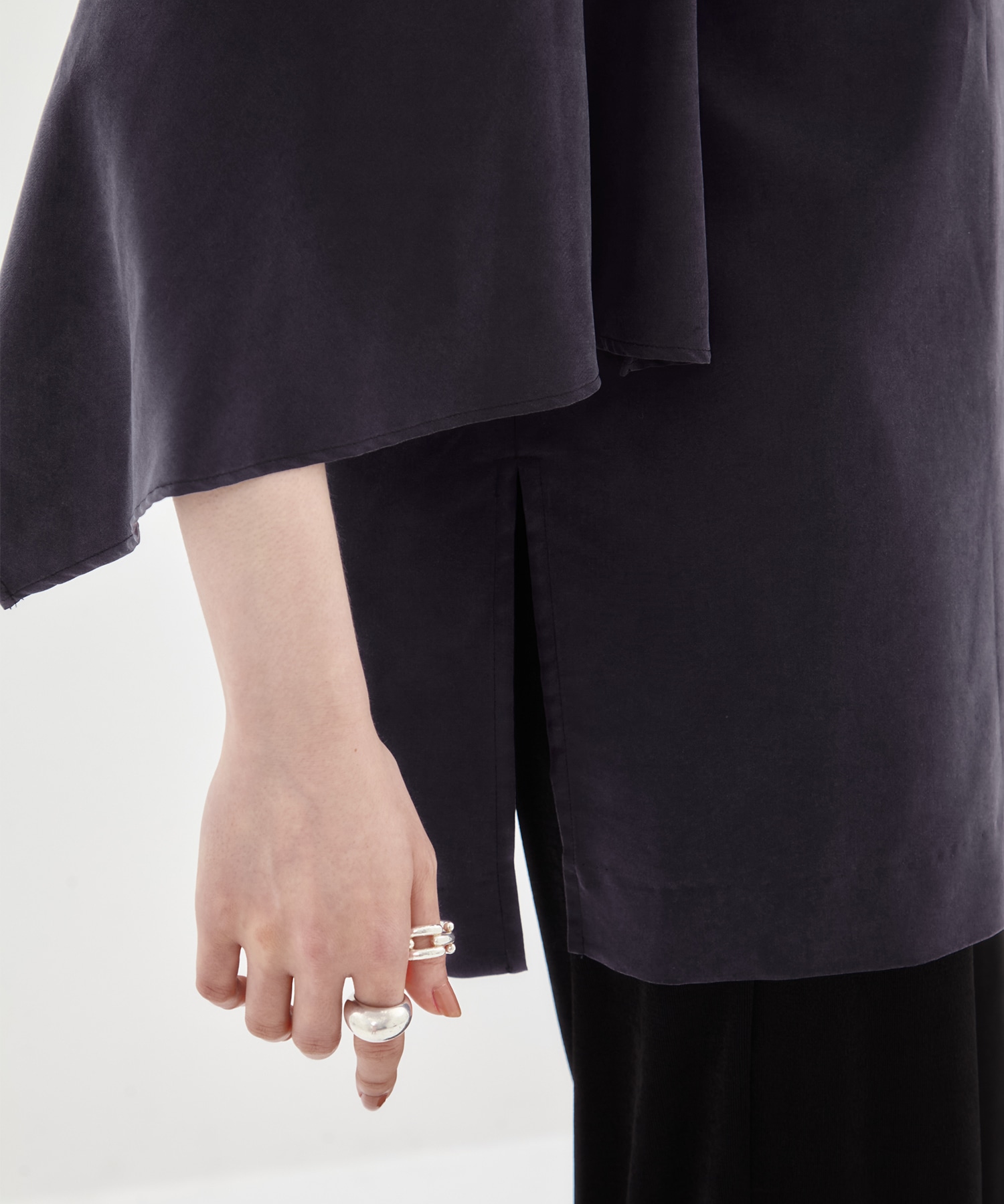 Liese panel sleeve shirt NV AKIRANAKA