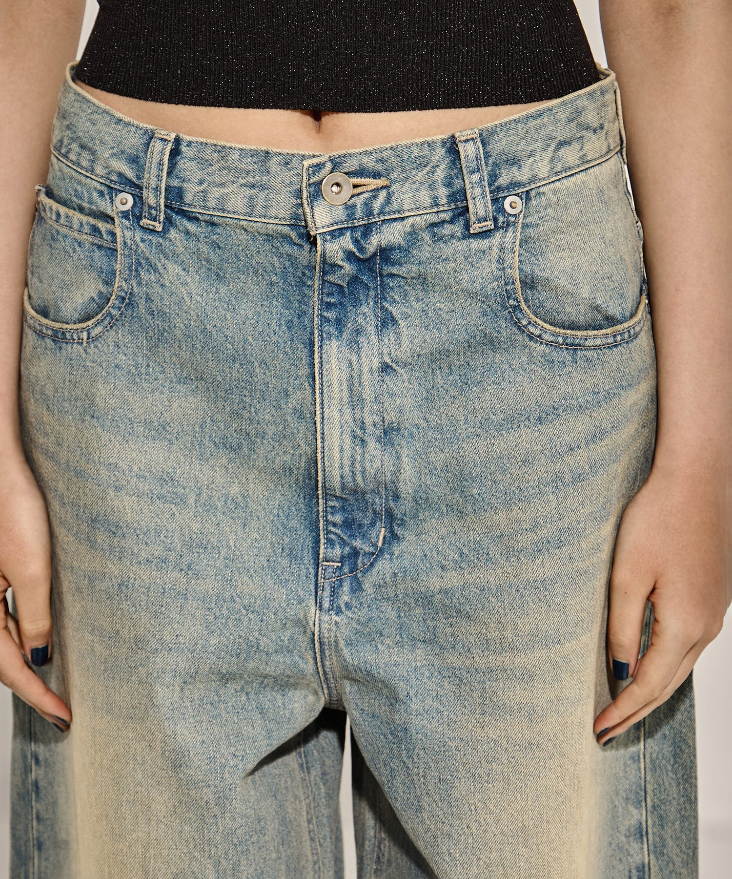 Damaged Barrel Leg Jeans STUDIOUS
