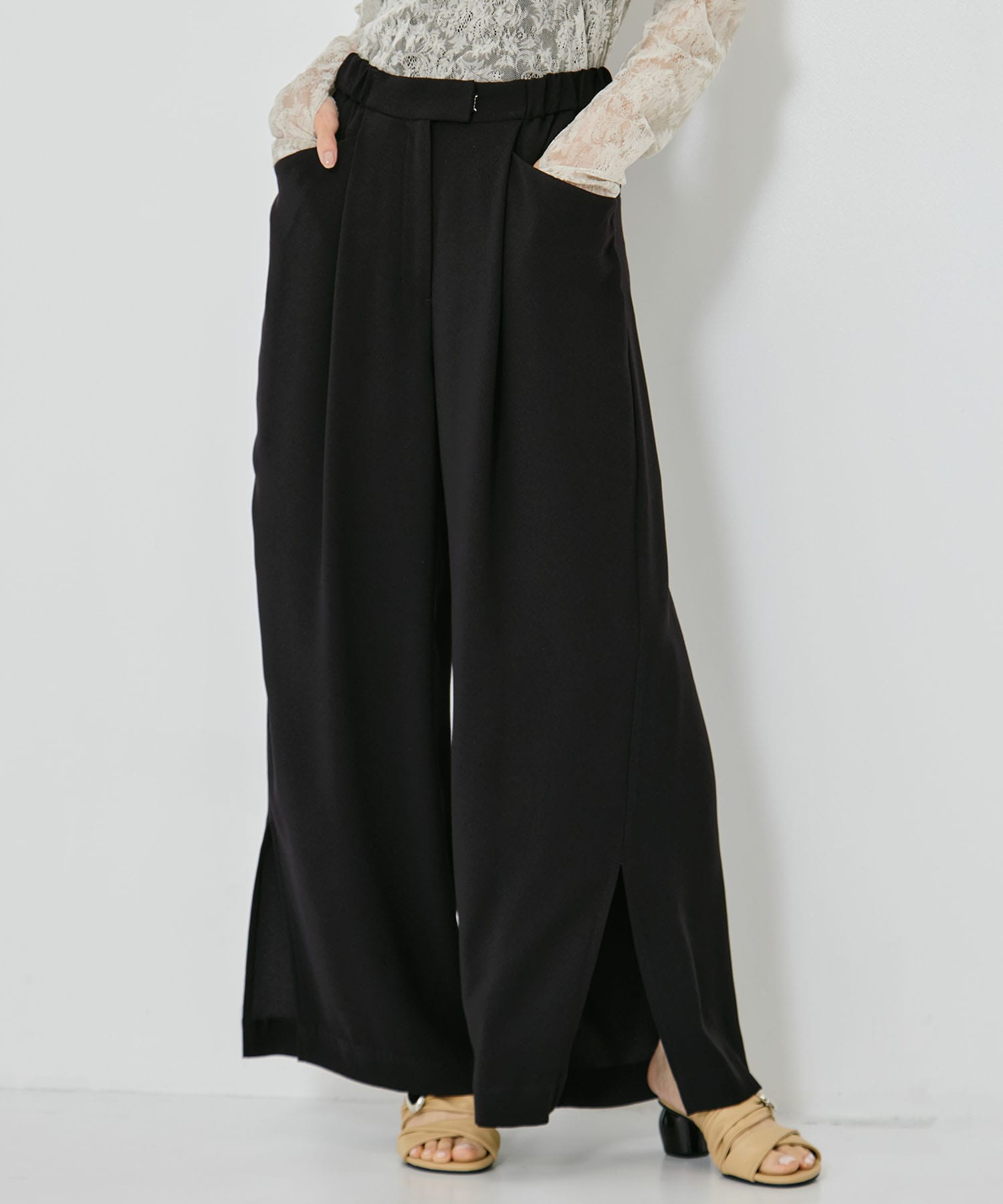 BACK SATIN SIDE SLIT PANTS STUDIOUS