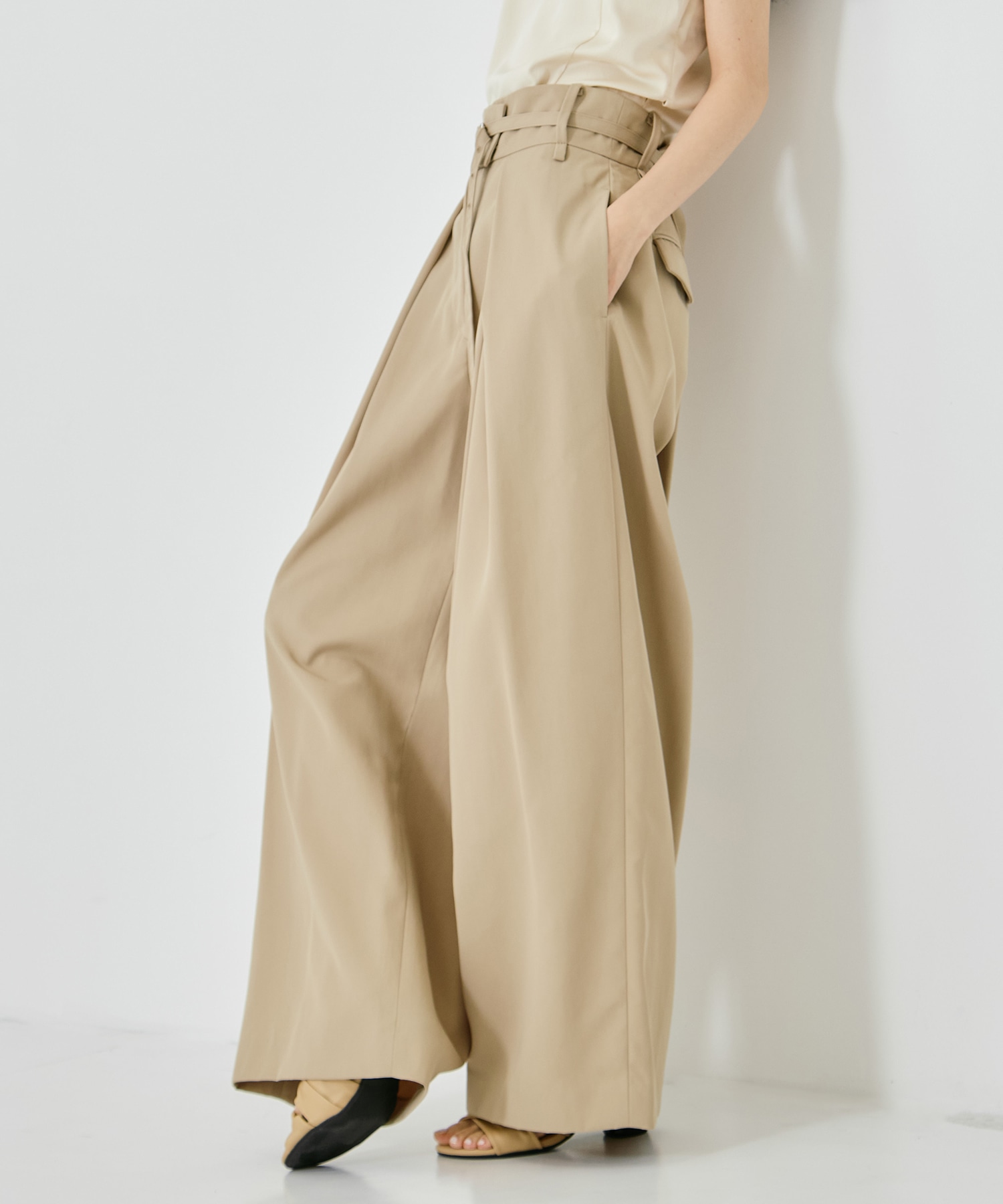 Back Asymmetry Chino Pants STUDIOUS