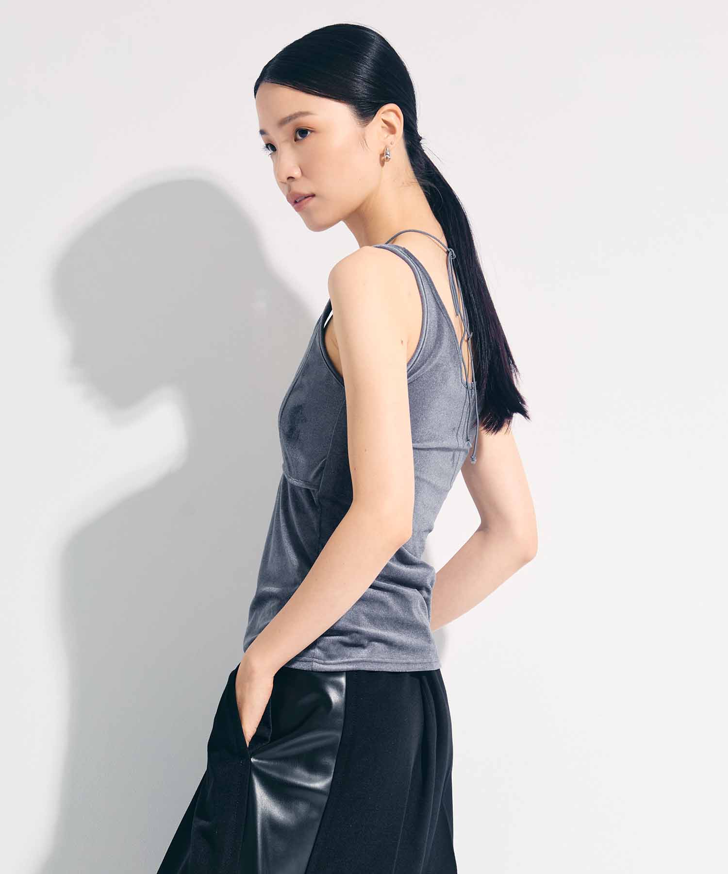 VELOUR CUPIN HALTER　NECK CAMISOLE STUDIOUS