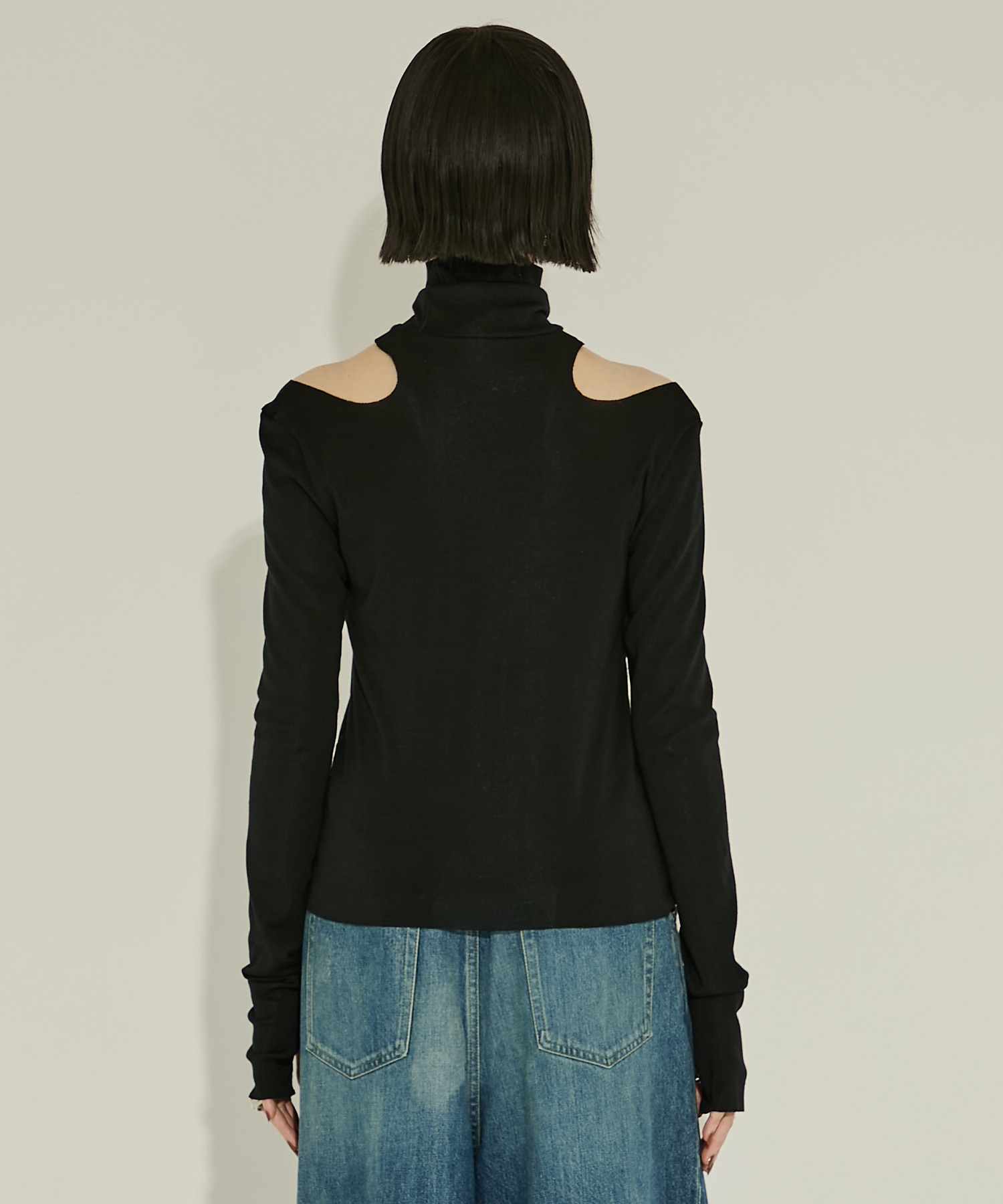 WOOL RIB HOLLOWED OUT TURTLE NECK TOP JOHN LAWRENCE SULLIVAN