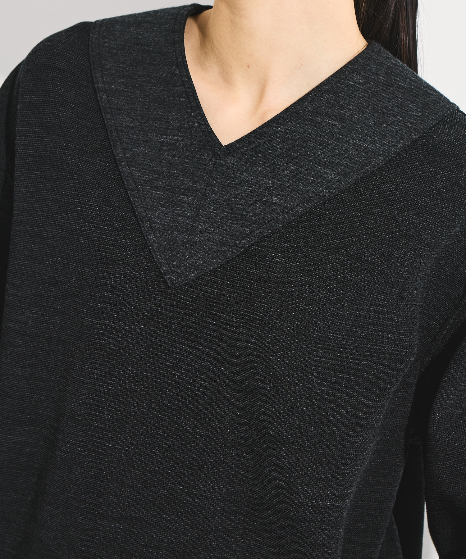 RERACS VNECK BACK ZIPPULLOVER THE RERACS
