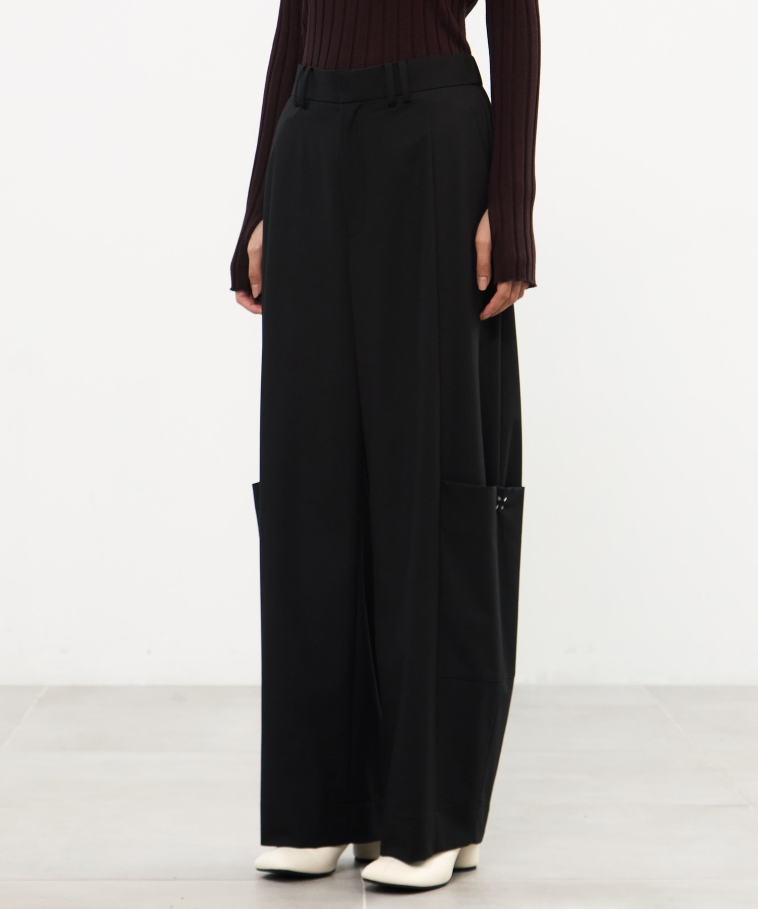 Soft Barrel Leg Cargo Trousers STUDIOUS