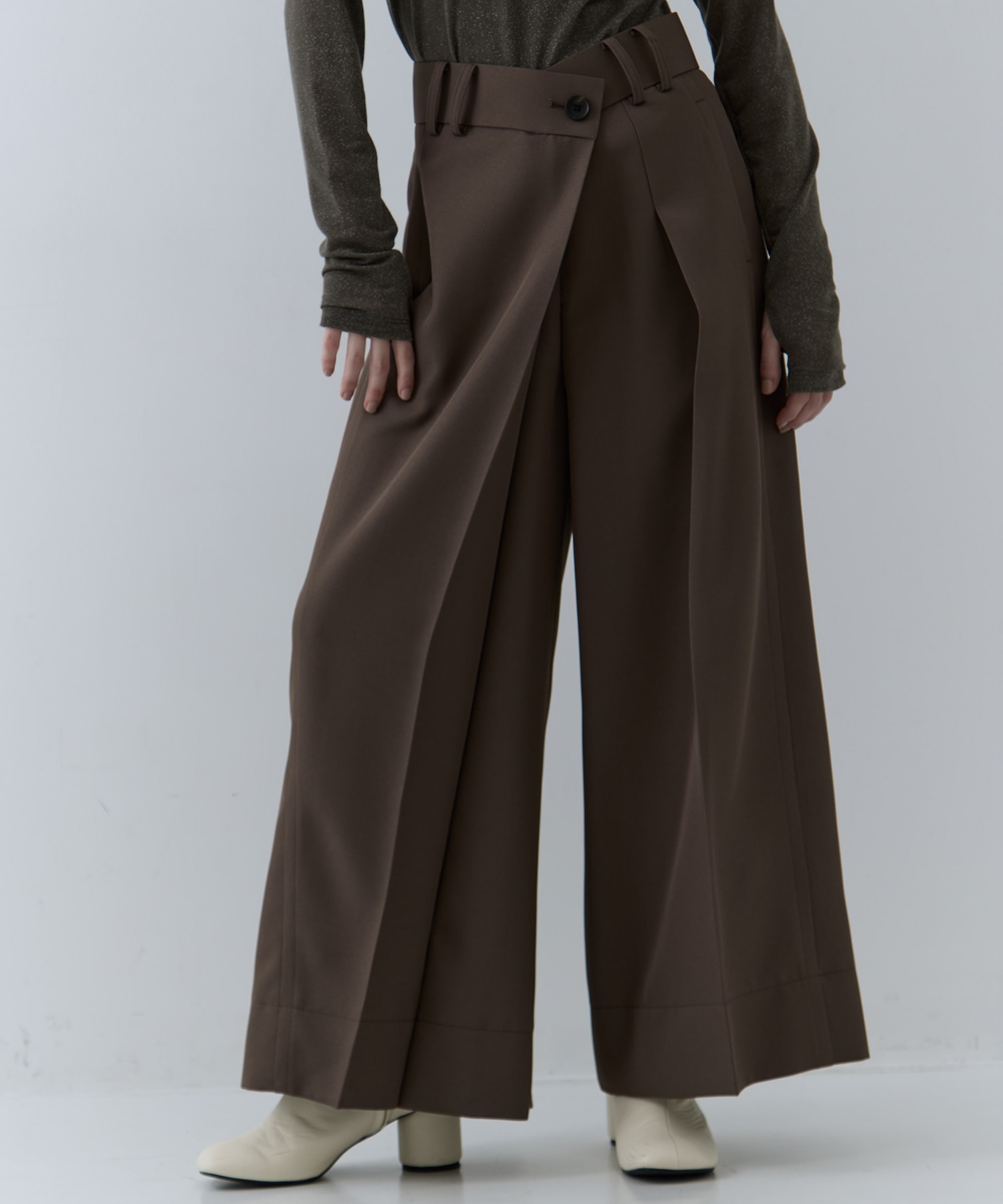 Asymmetric Tucked Flare Trousers STUDIOUS