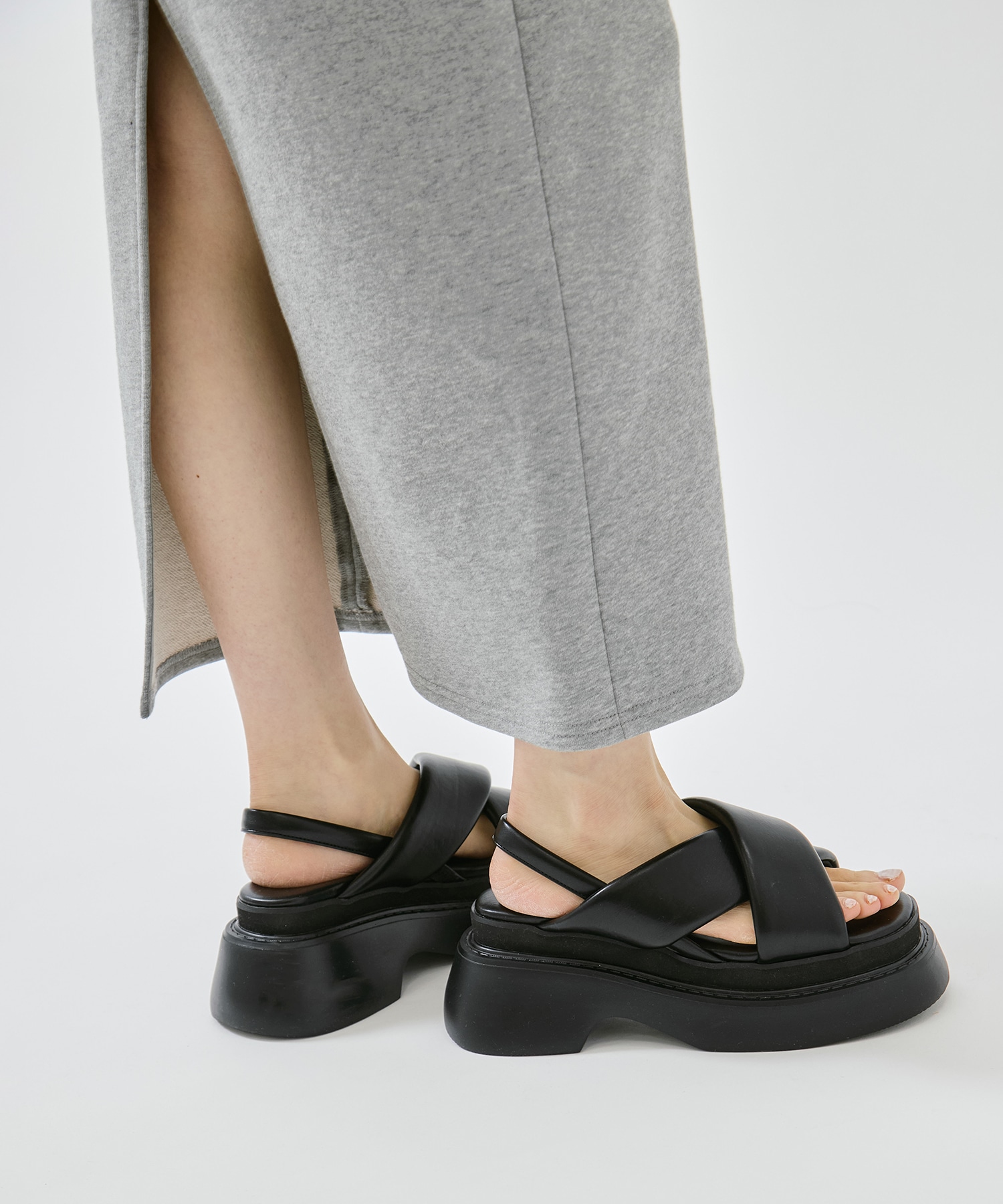 Padded Cross Sandals STUDIOUS