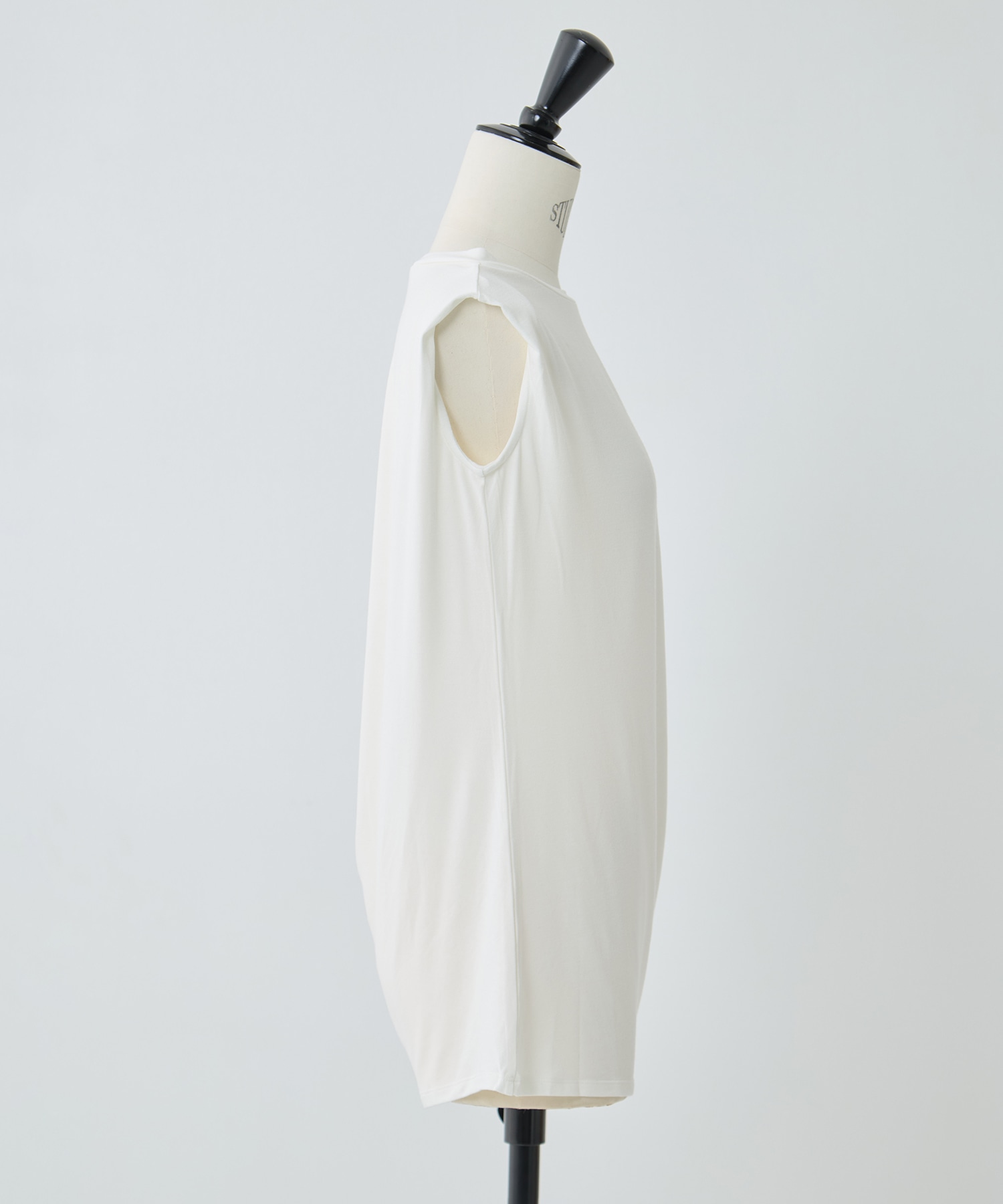 別注collagen no sleeve tops determ