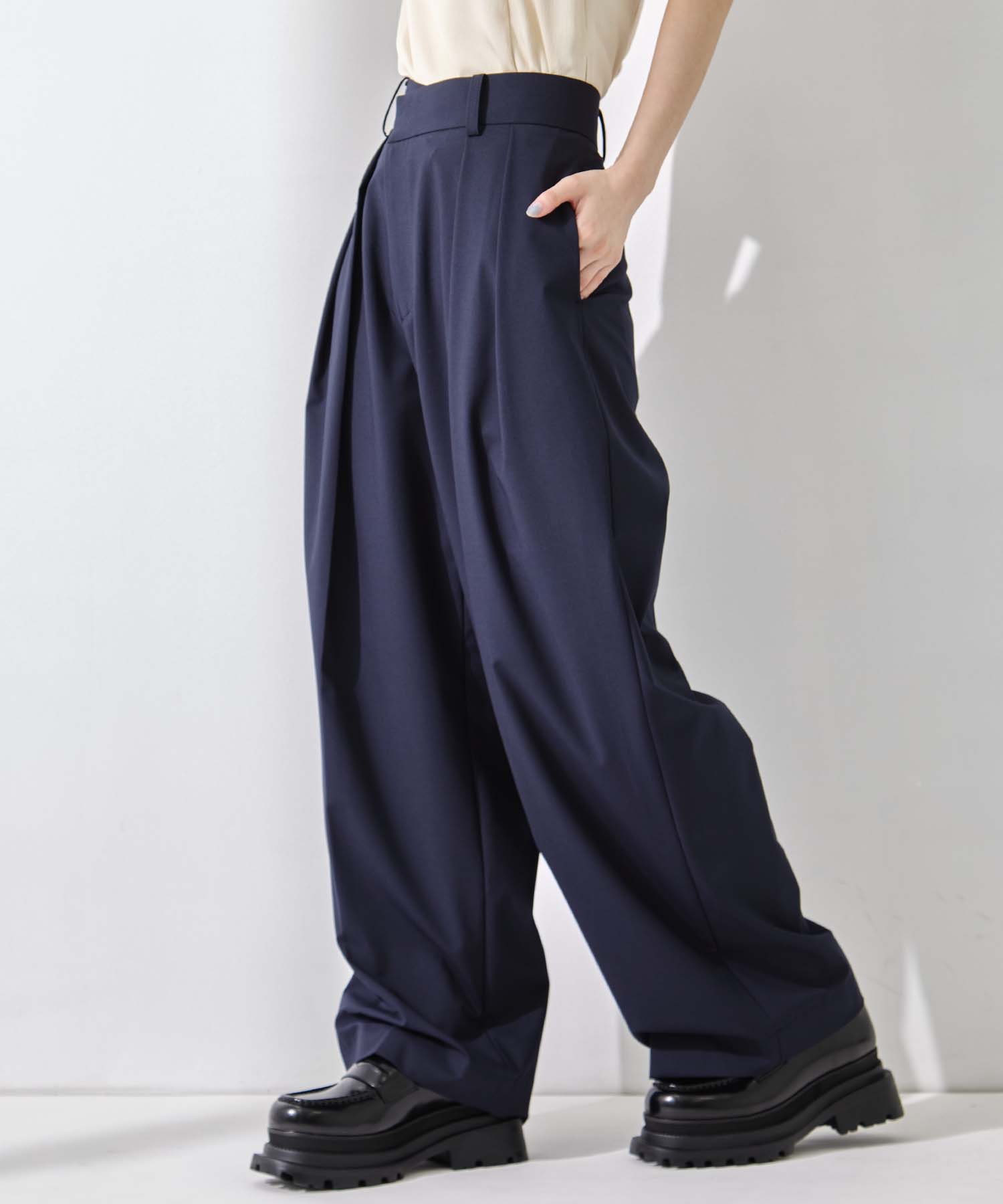 Double Tucked Stretch Trousers STUDIOUS