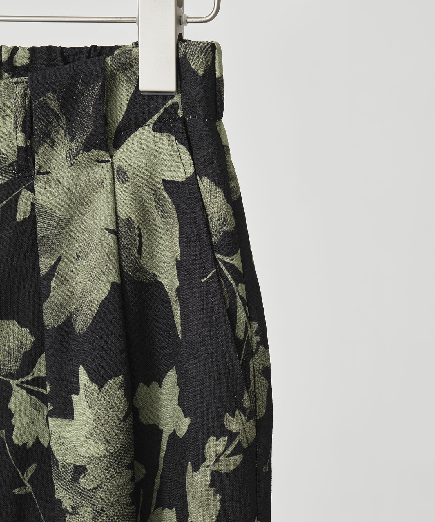 GRAINY FLOWER STRAIGHT PANTS AMERI