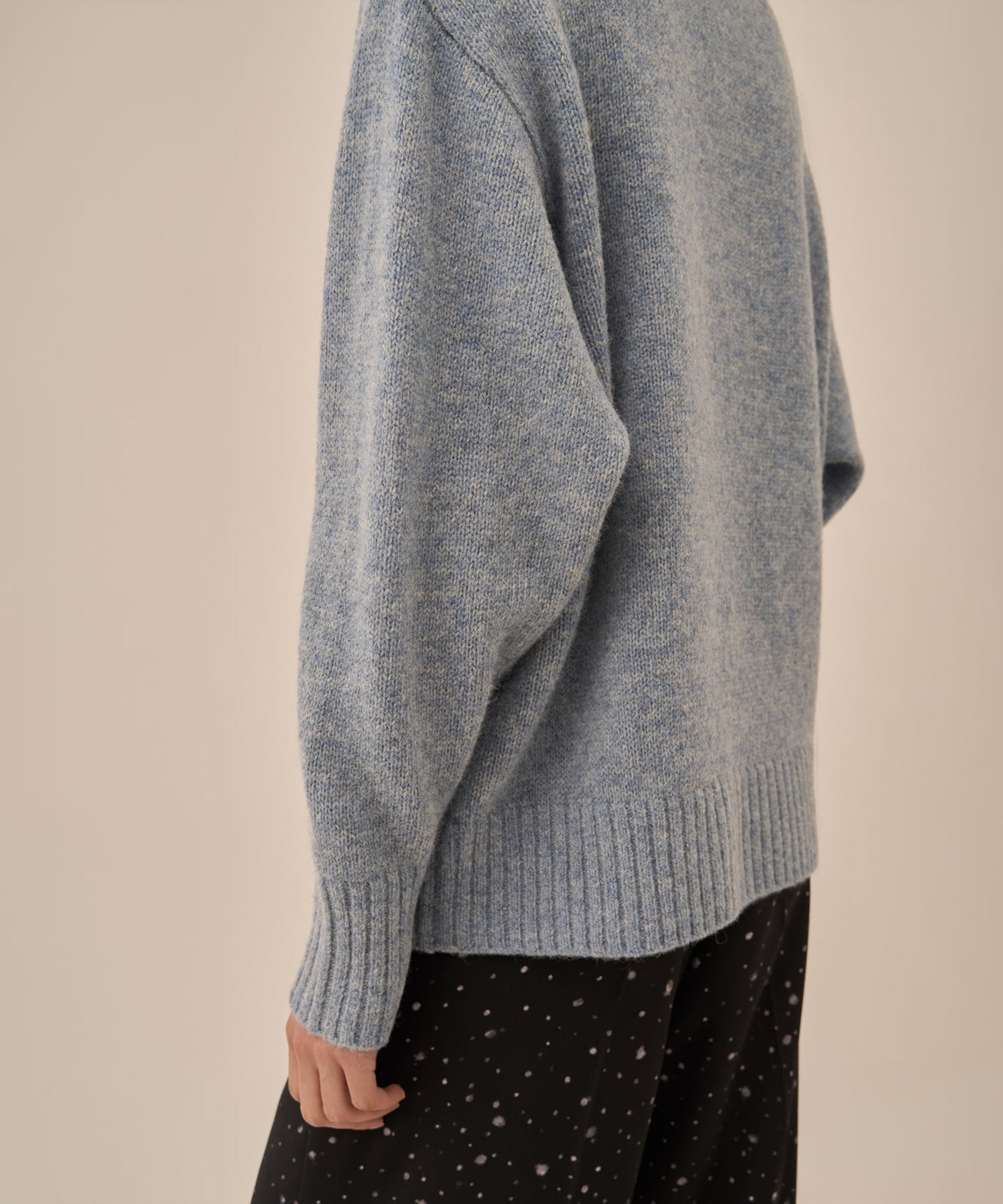 Graciana knit pullover AKIRANAKA