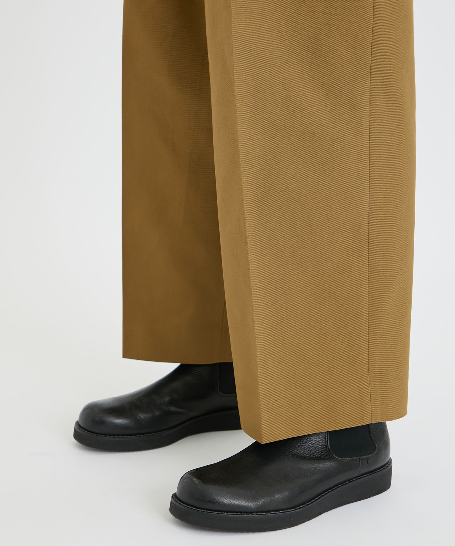 DOUBLE PLEATED TROUSERS | MARKAWARE