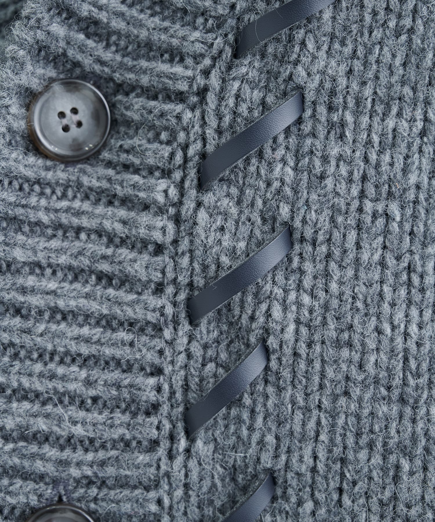 LOOPING KNIT CARDIGAN DISCOVERED