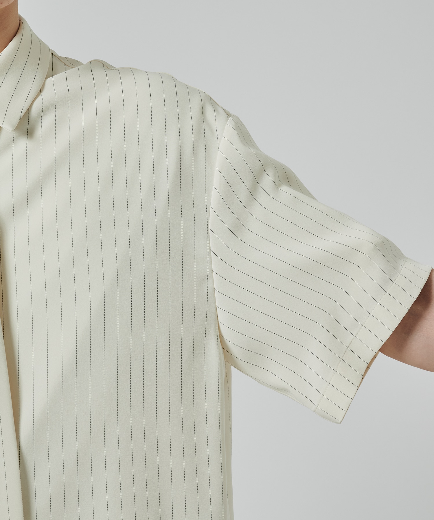 Double Satin Stripe Bow Tie Short Sleeve Shirt CULLNI