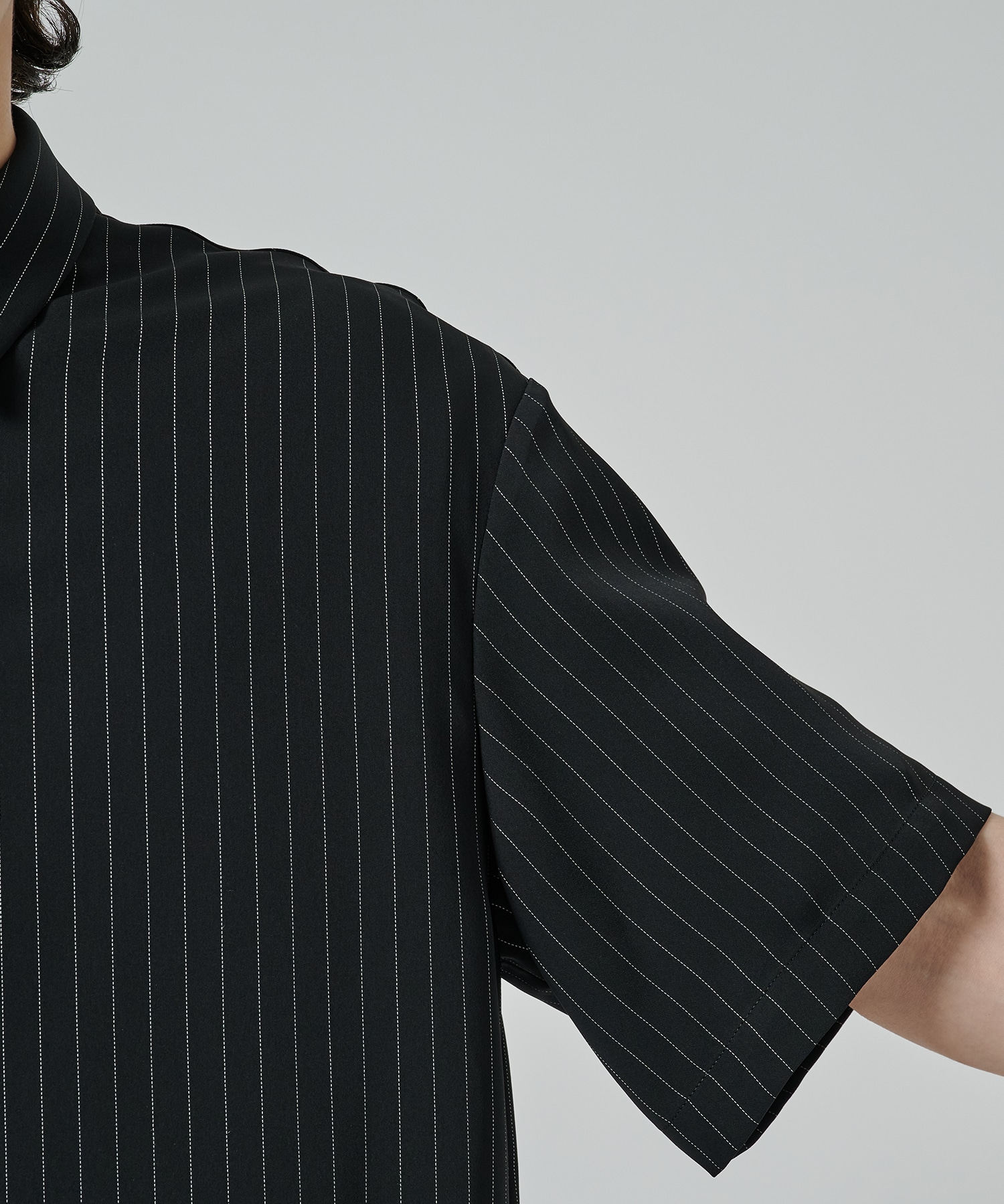 Double Satin Stripe Bow Tie Short Sleeve Shirt CULLNI