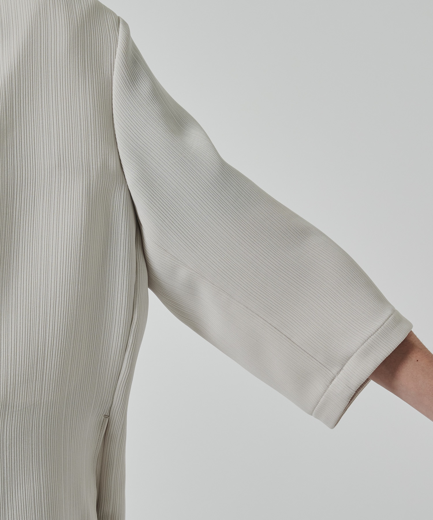 PLEATS HALF SLEEVE JACKET STUDIOUS
