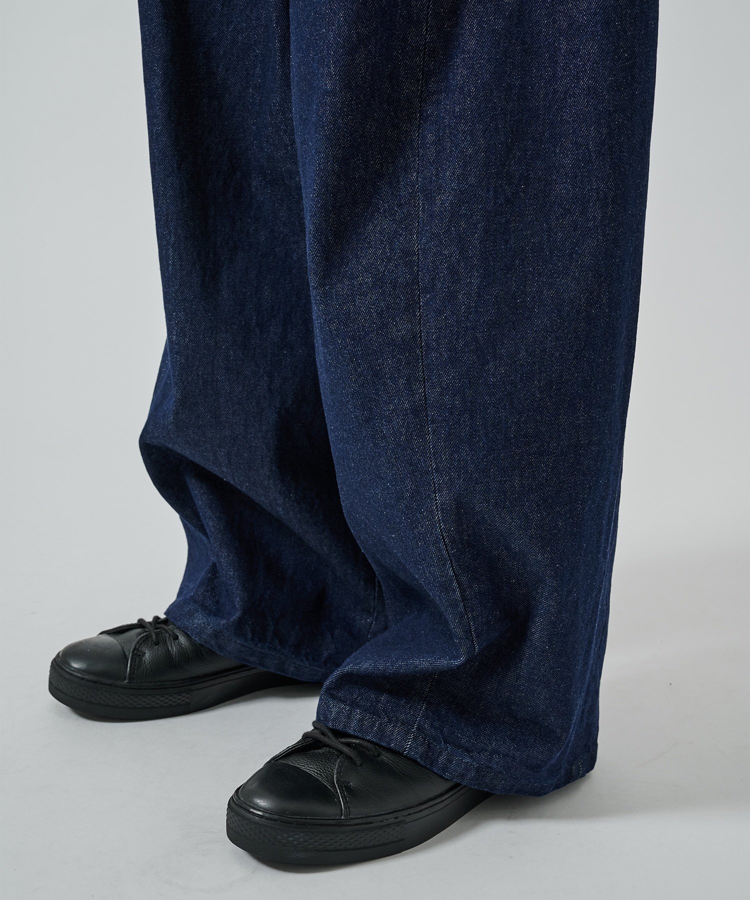 BALLOON WIDE DEINM PANTS STUDIOUS
