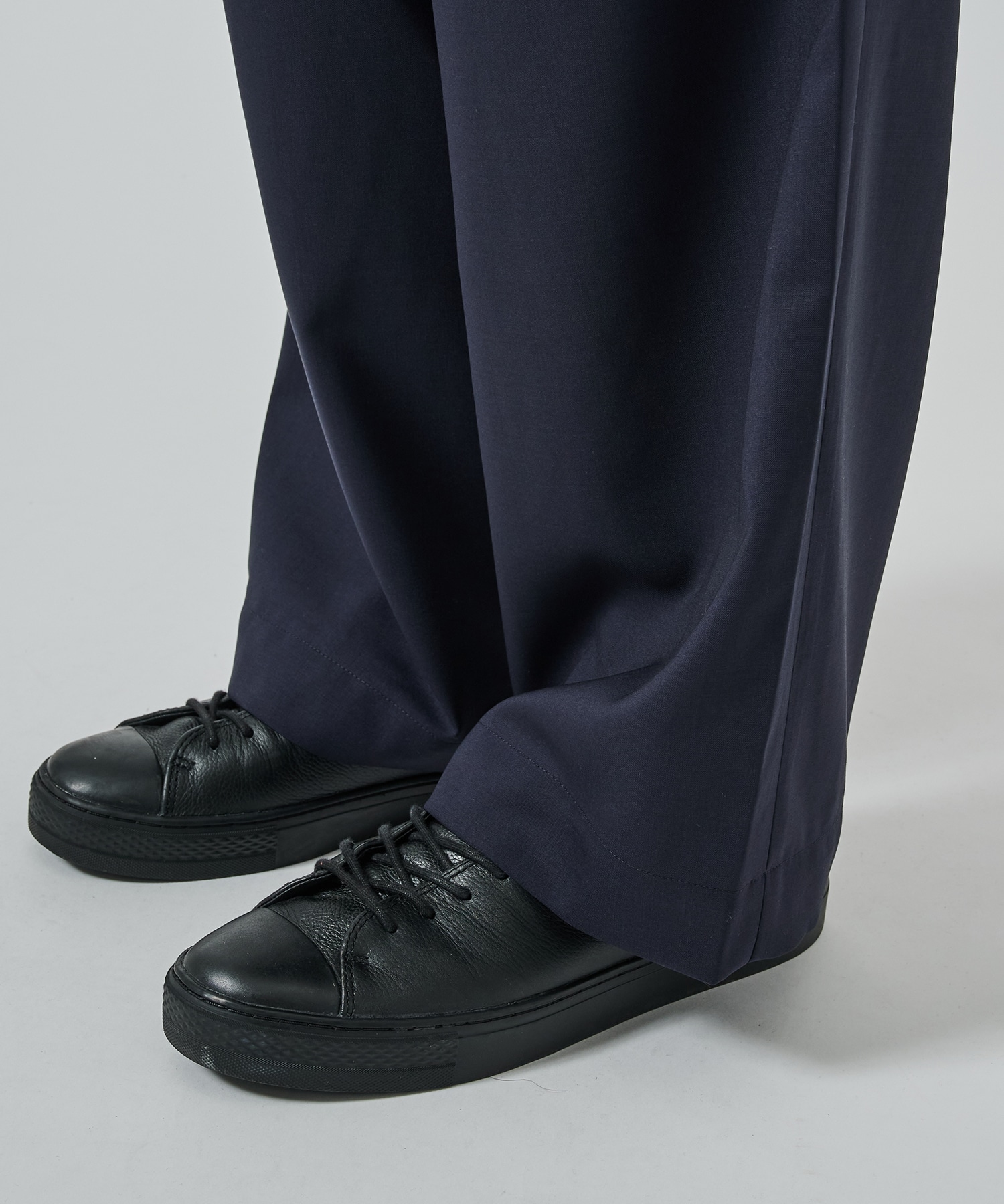TRIPLE PLEATED EASY TROUSERS MARKAWARE/marka