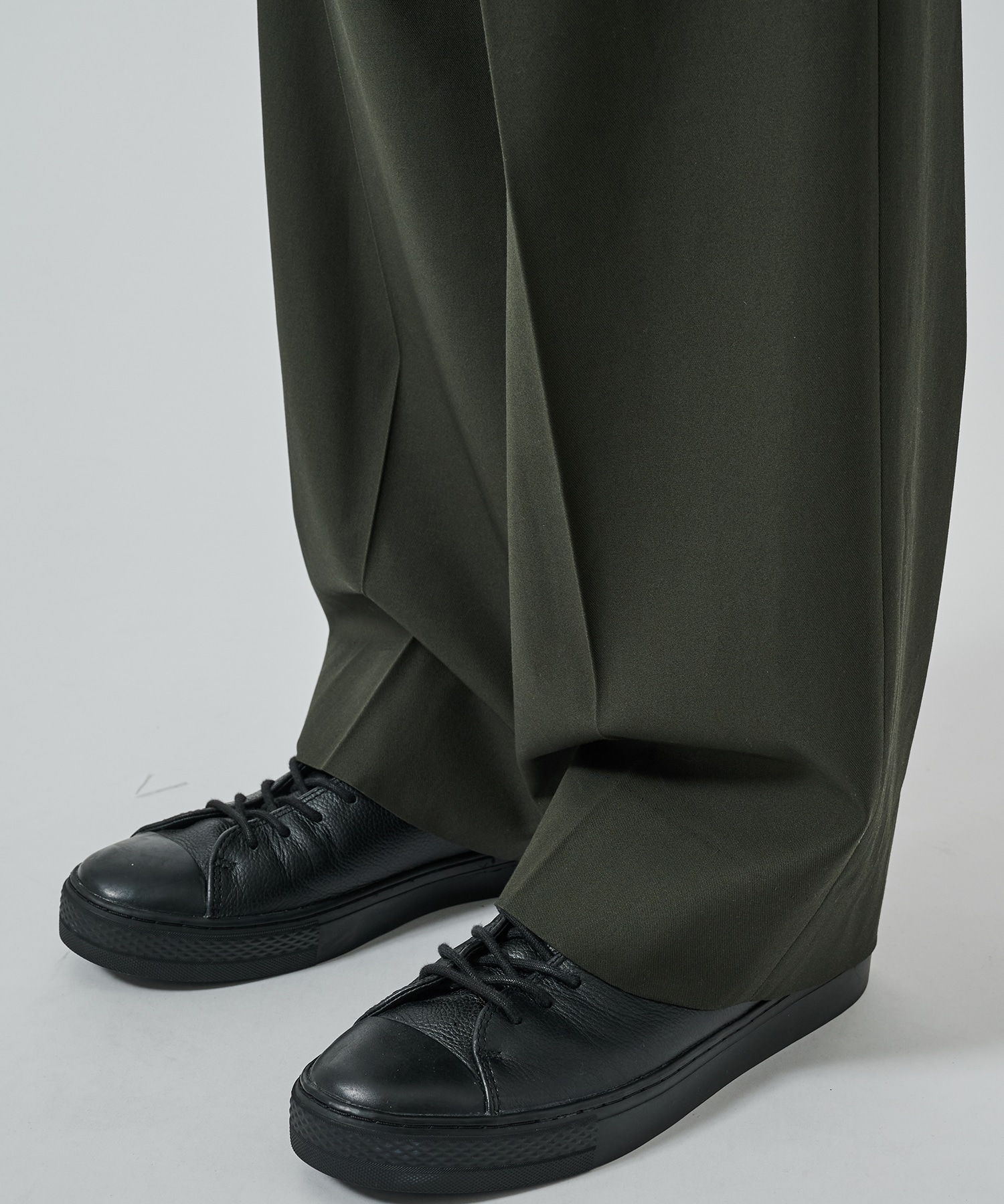 GANSHIN DRILL WIDE SLACKS STUDIOUS