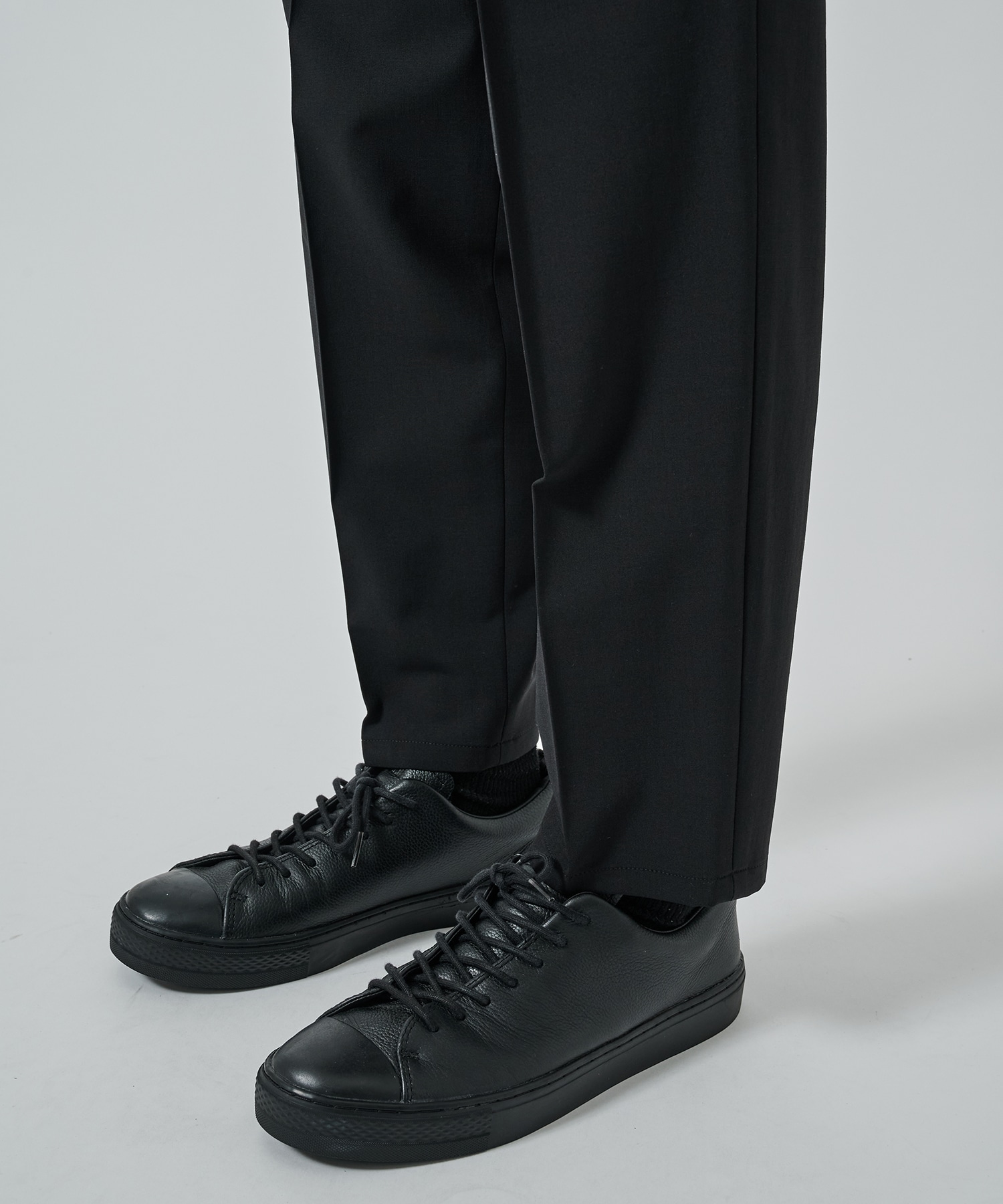 SUMMER WOOL TAPERED SLACKS STUDIOUS