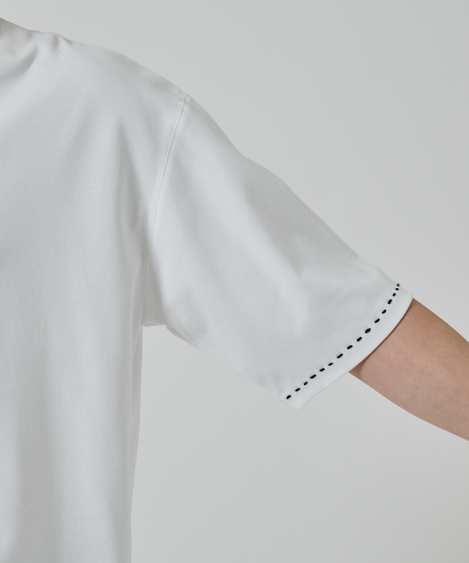 HAND STITCH TEE STUDIOUS