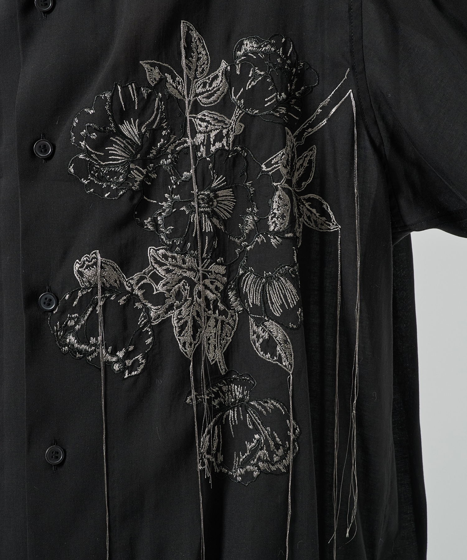 FLOWER STITCH SIDE GATHER SHIRT GroundY